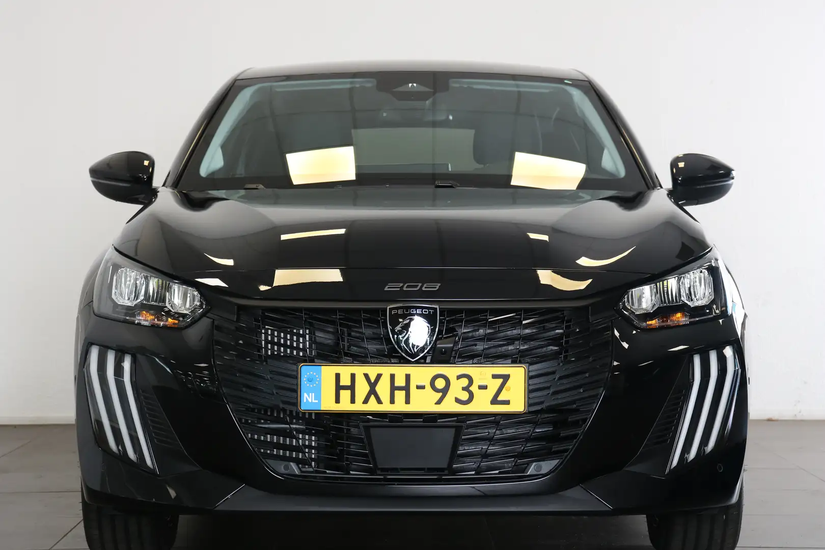 Peugeot 208 1.2 Hybrid 110PK Allure | Navi | Clima | Cruise | Zwart - 2