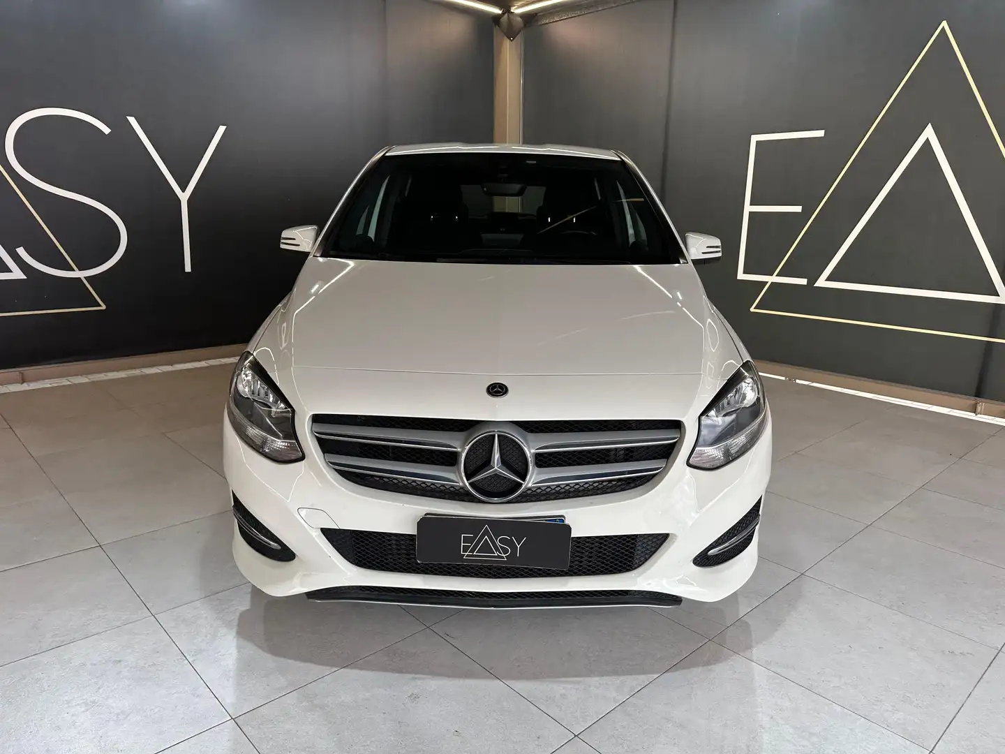 Mercedes-Benz B 180 d (cdi) Executive FL E6 Weiß - 2
