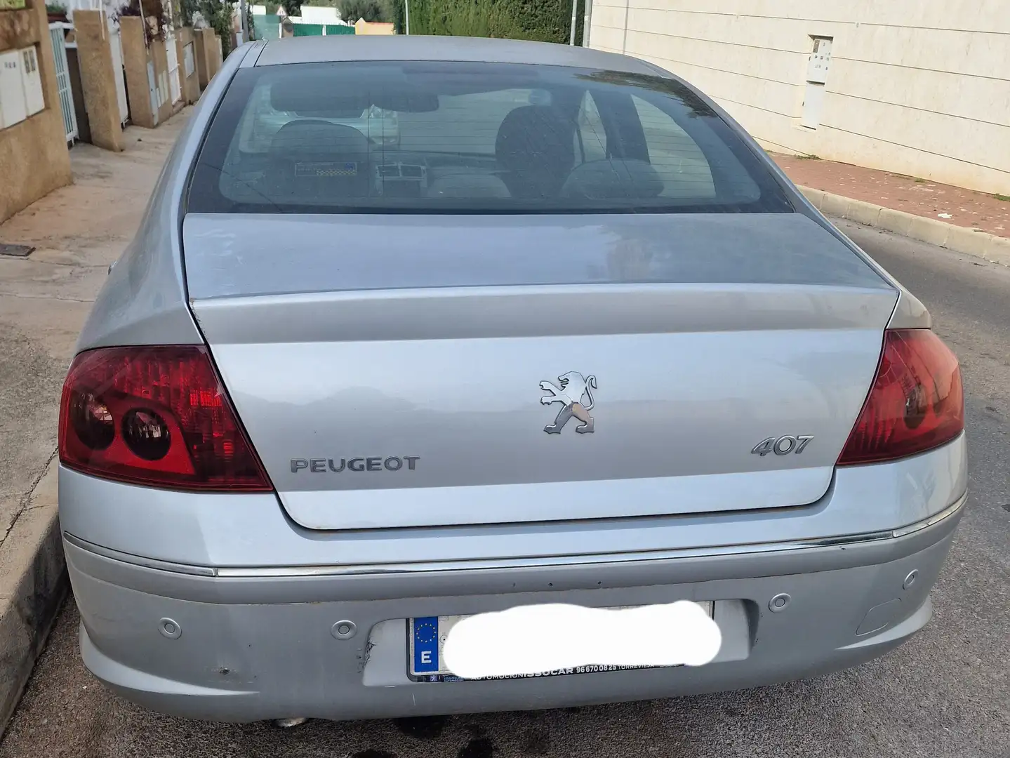 Peugeot 407 2.0HDI ST Confort Plateado - 2