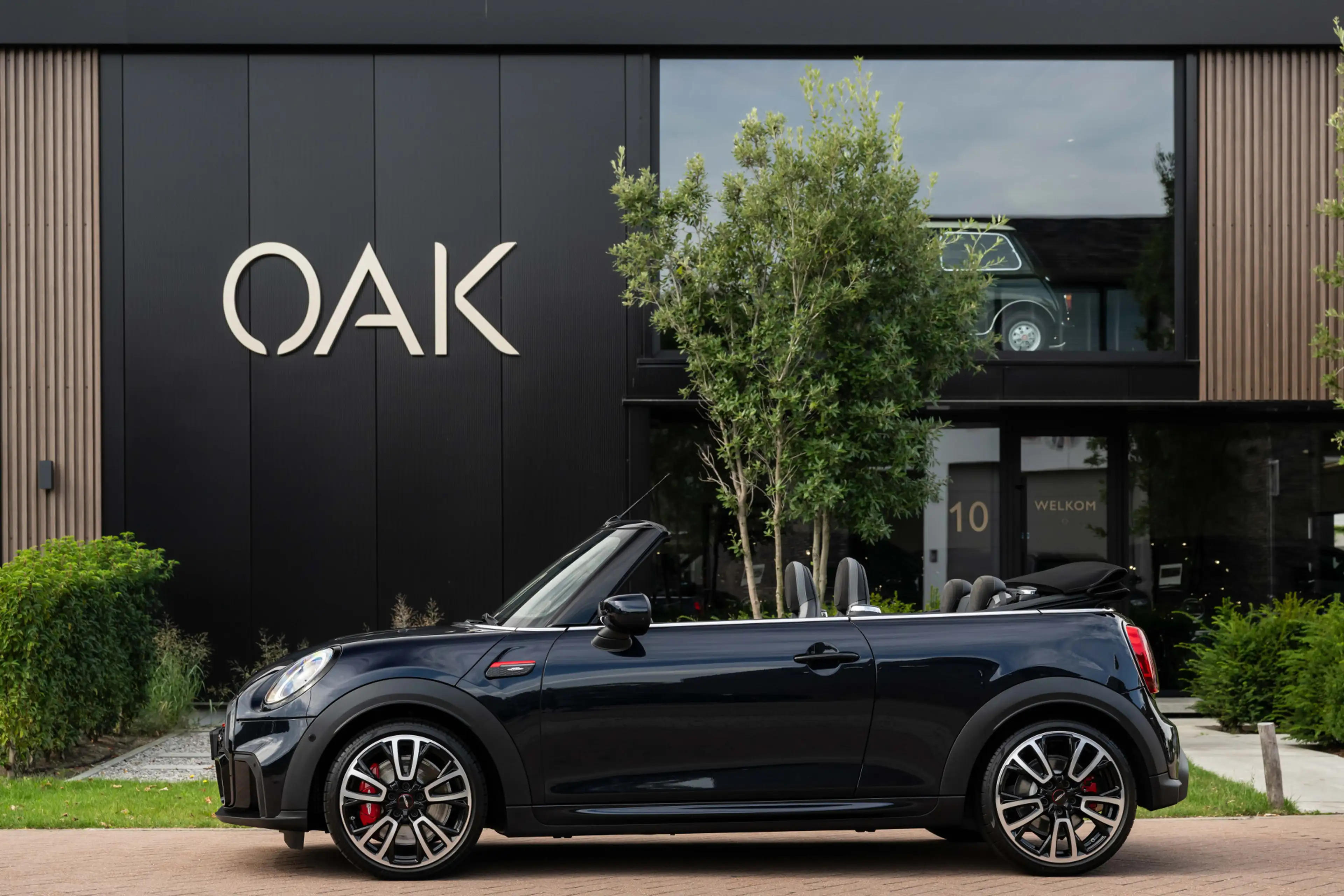 MINI John Cooper Works Cabrio 2.0 F1 Aut. | Navi | Schaalstoelen | H&K | Head-Up
