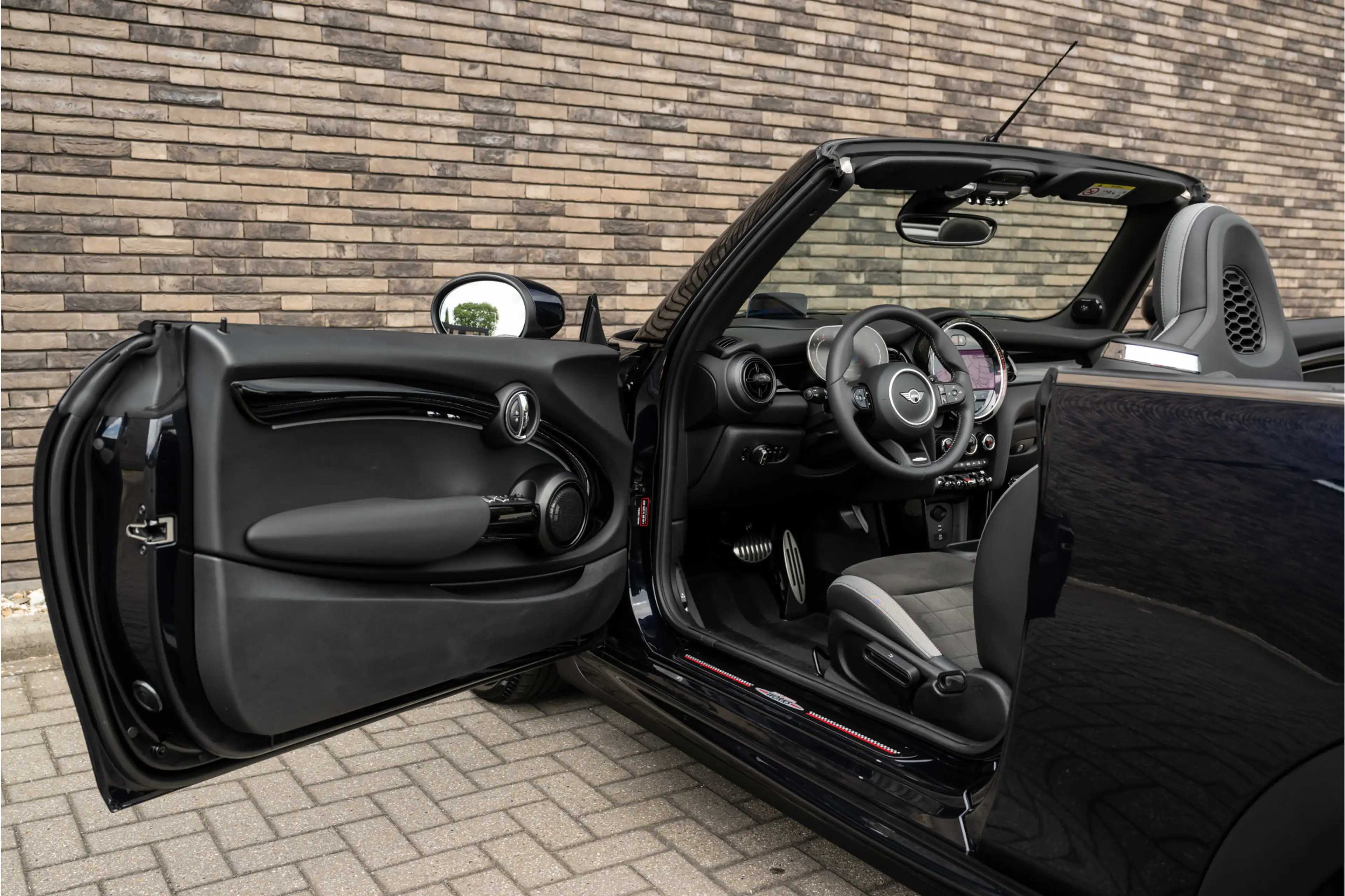 MINI John Cooper Works Cabrio 2.0 F1 Aut. | Navi | Schaalstoelen | H&K | Head-Up — photo 15