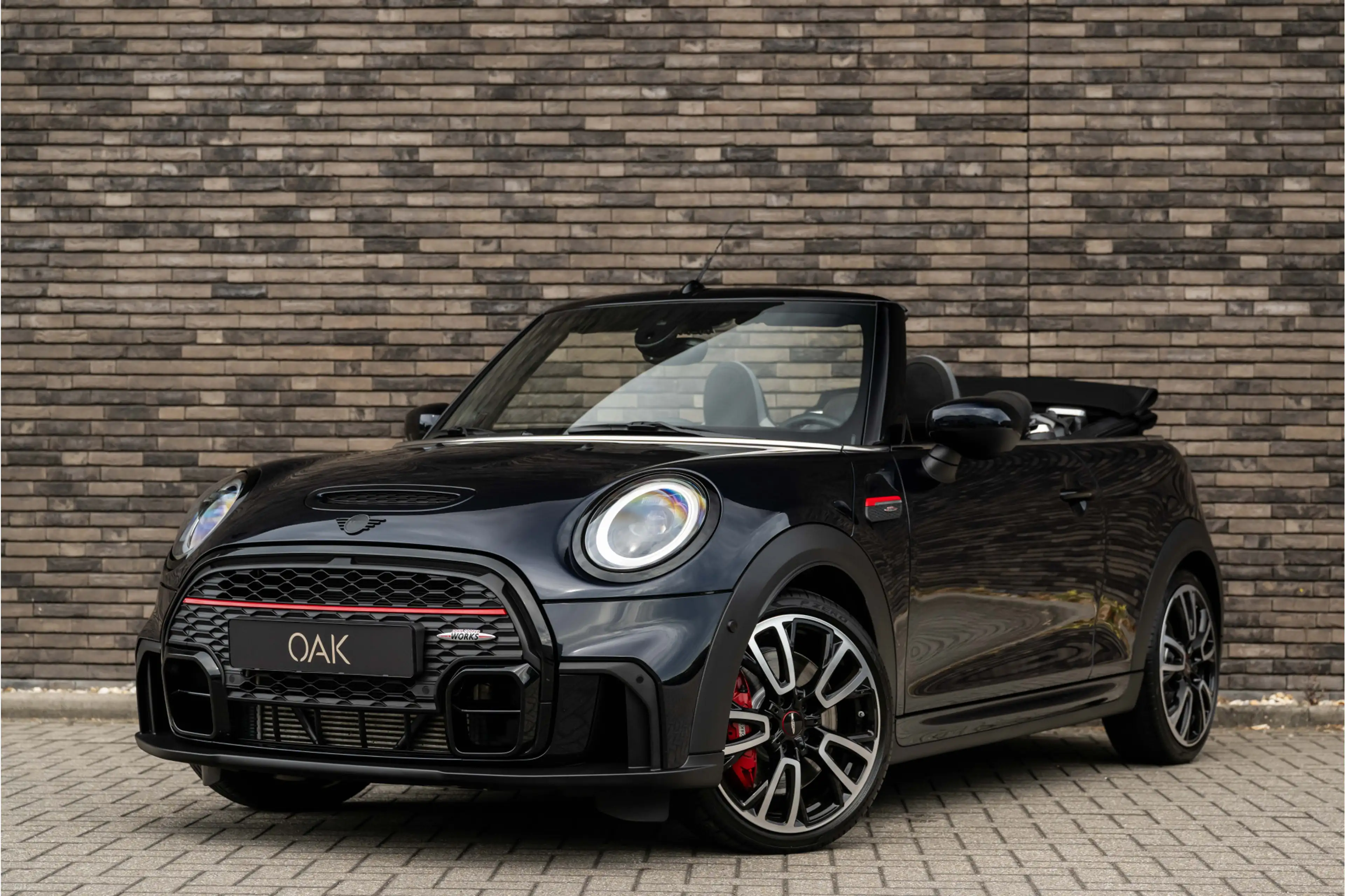 MINI John Cooper Works Cabrio 2.0 F1 Aut. | Navi | Schaalstoelen | H&K | Head-Up — photo 2