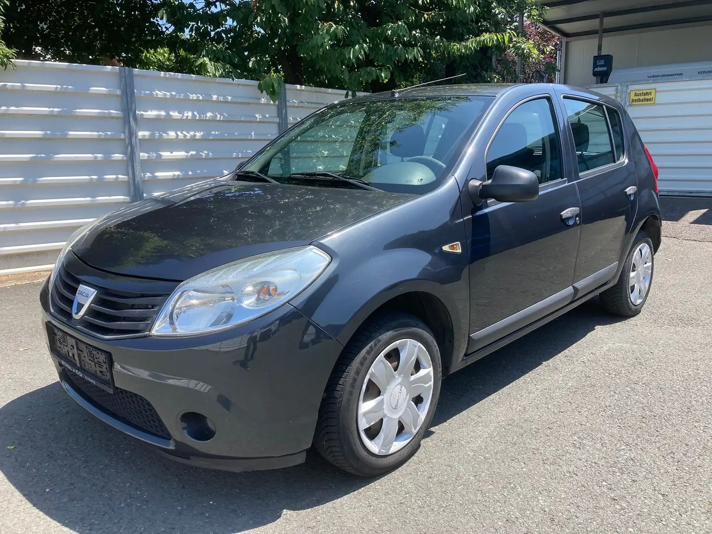 Dacia Sandero Ambiance 1,4 MPI --- Klimaanlage --- Grau - 1