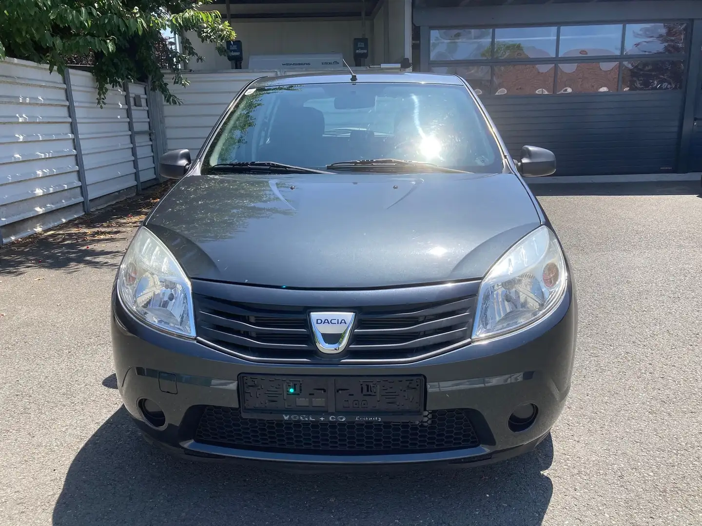Dacia Sandero Ambiance 1,4 MPI --- Klimaanlage --- Grau - 2