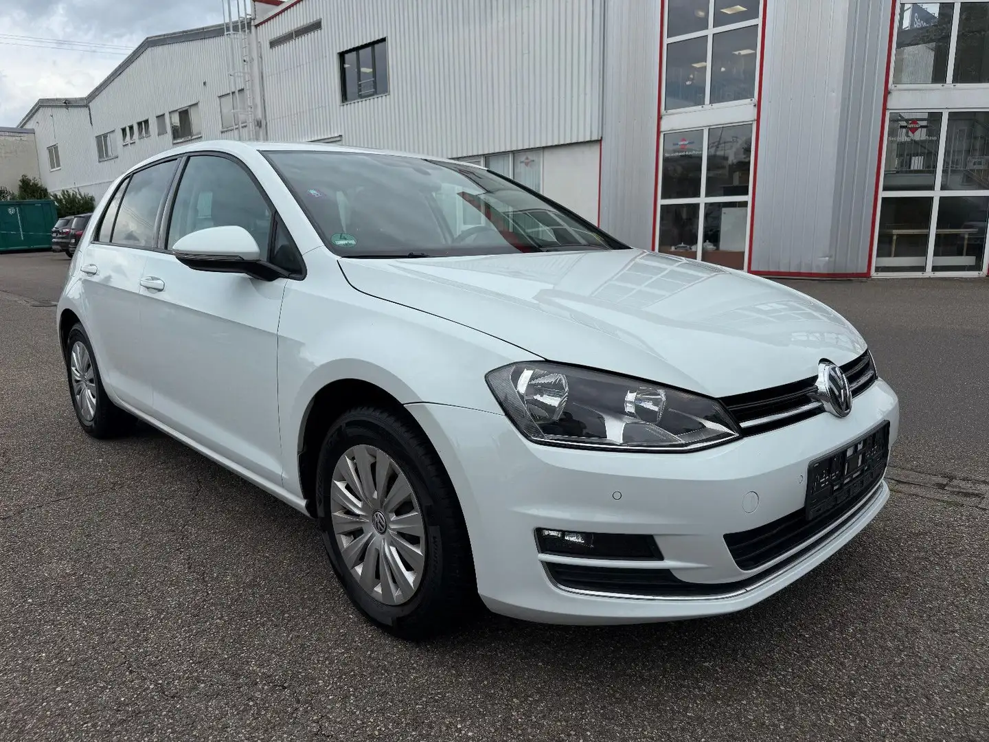 Volkswagen Golf VII Lim. Lounge BMT*Automatik*Navi*Tüv Neu* Fehér - 2