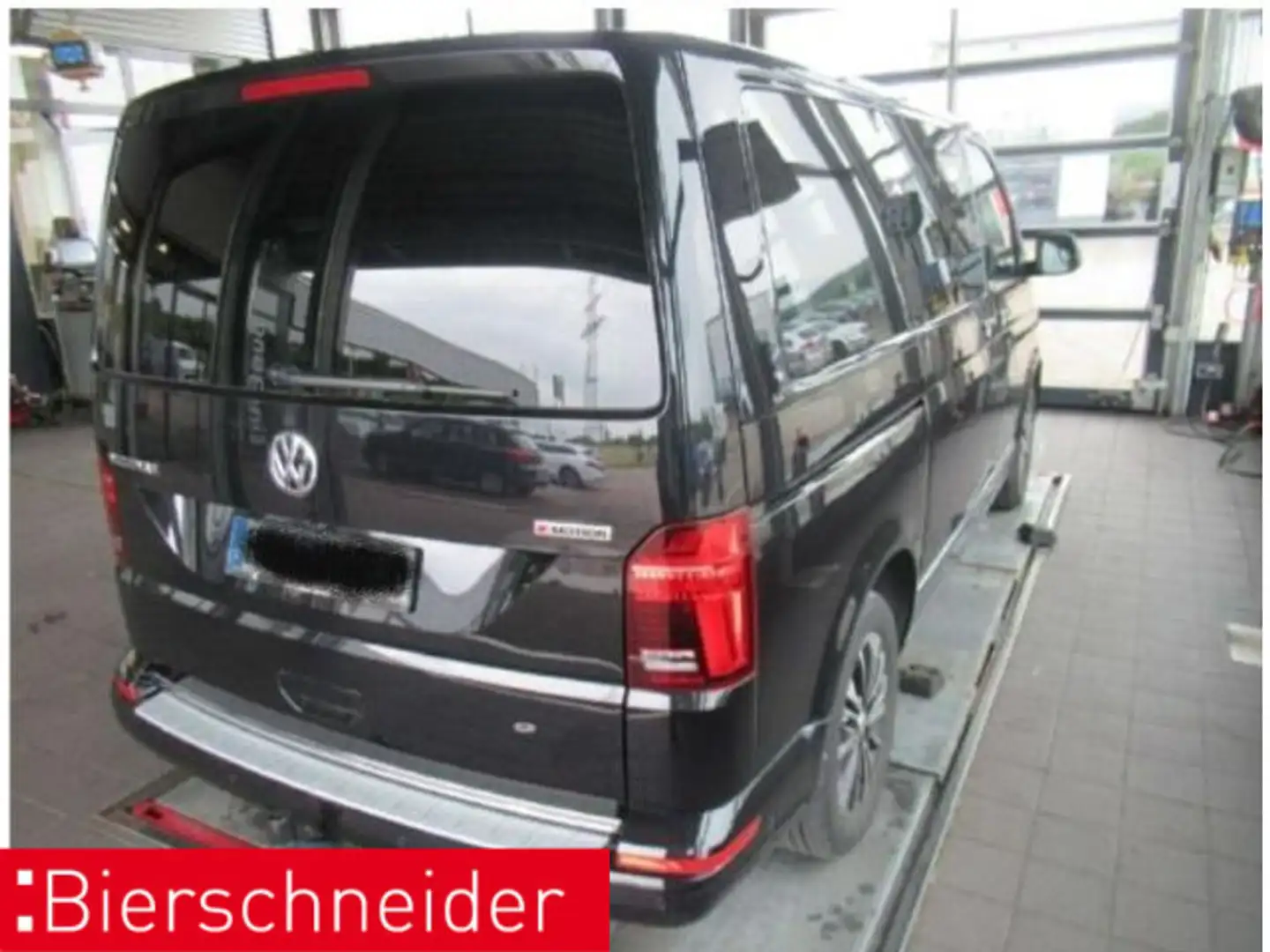 Volkswagen T6.1 Multivan 2.0 TDI DSG 4Mo Generation Six AHK Zwart - 2