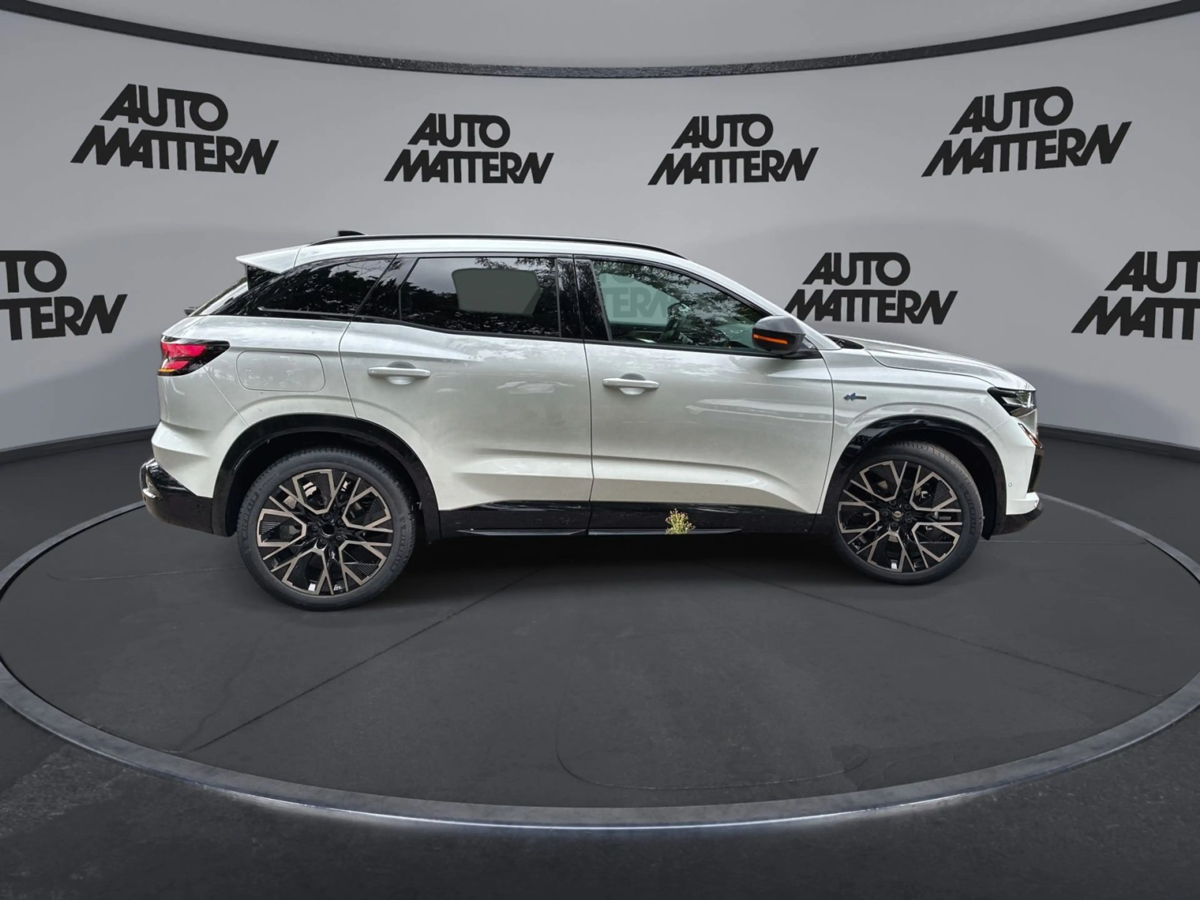 Renault Austral Alpine E-TECH Hybrid 200 — photo 9