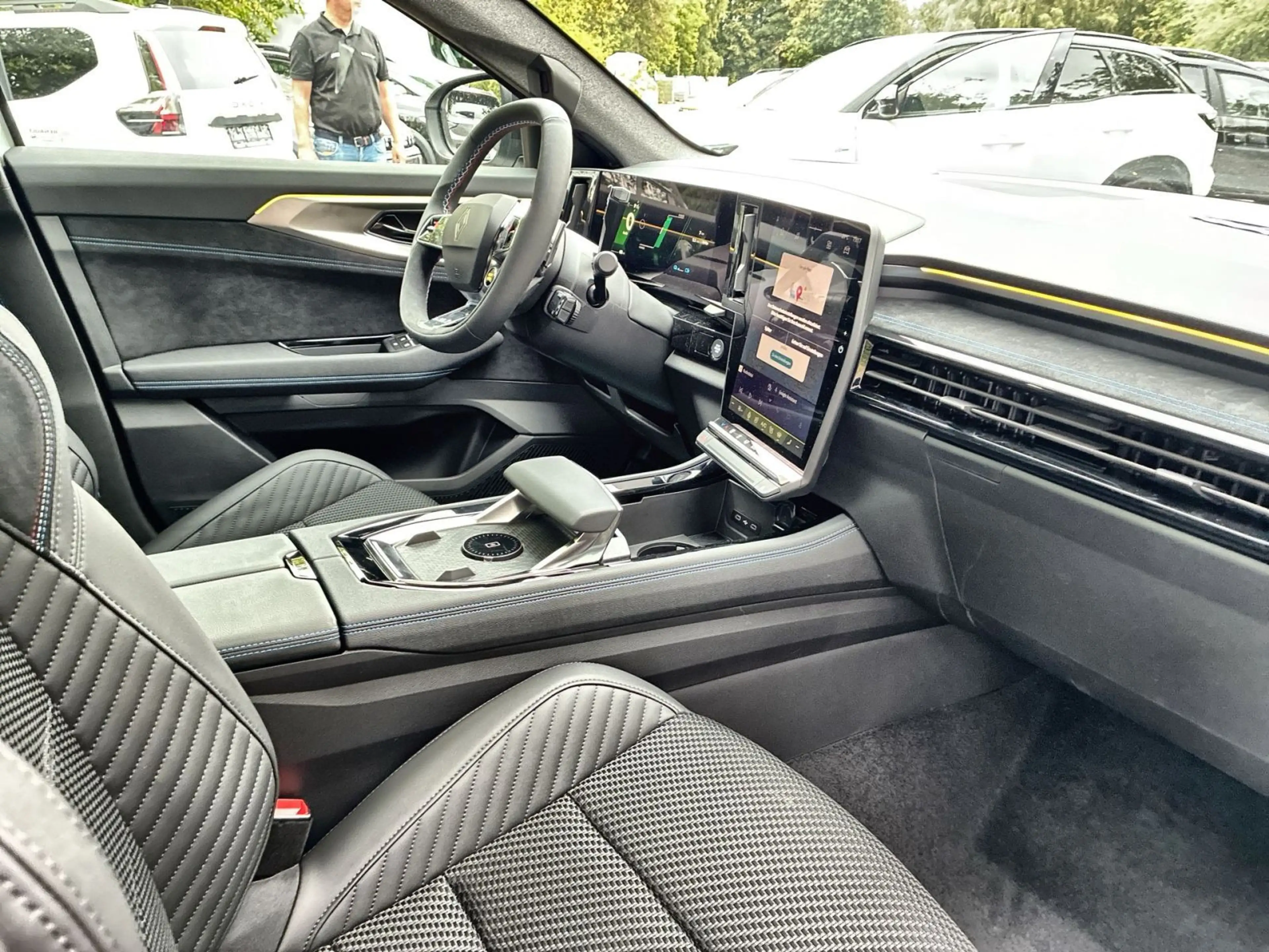 Renault Austral Alpine E-TECH Hybrid 200 — photo 14