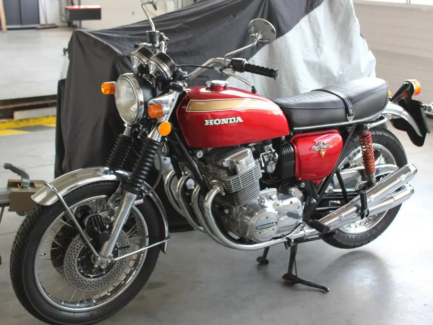 Honda CB 750 Czerwony - 1