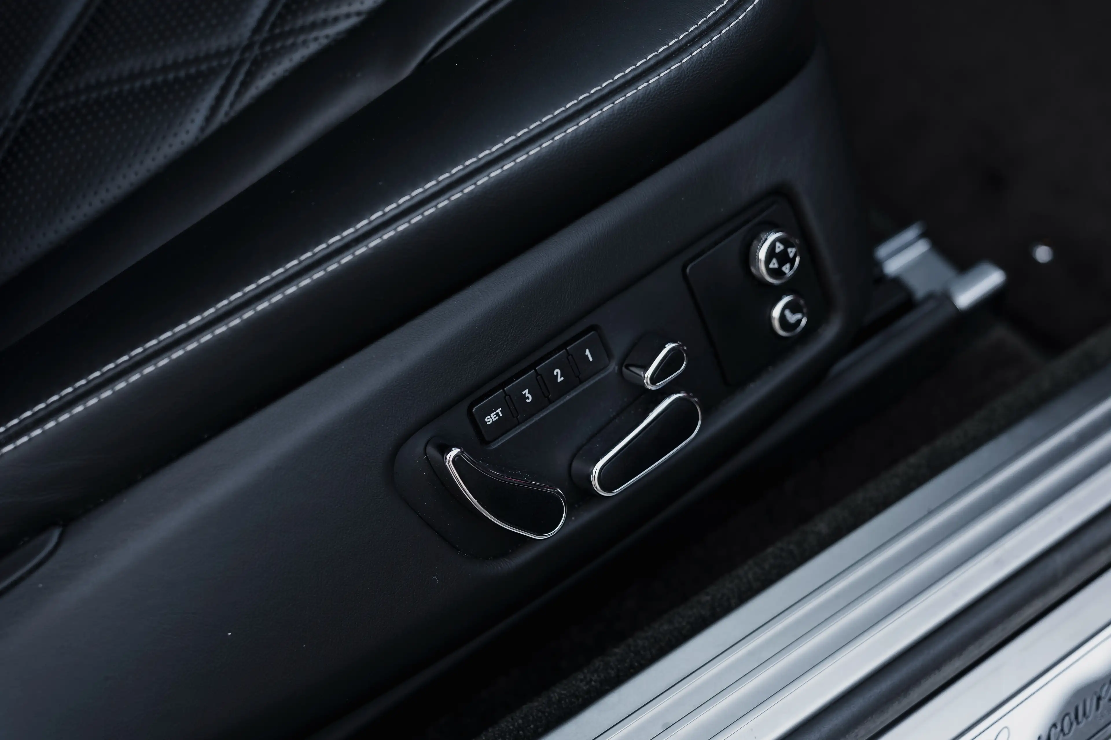 Bentley Continental GT V8S Concours Series — photo 12