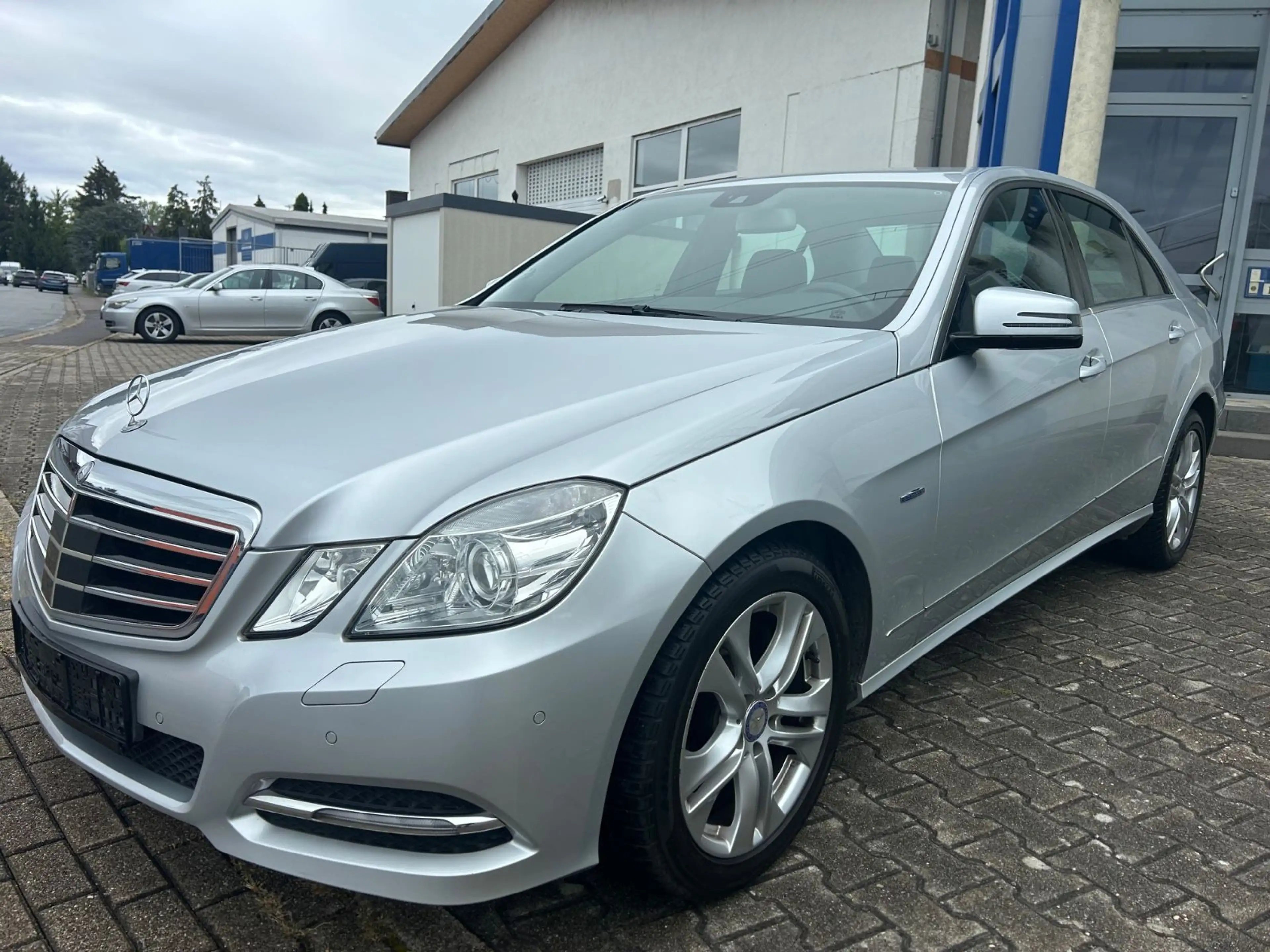 Mercedes-Benz E 350 E Limousine E 350 CGI BlueEfficiency — photo 7