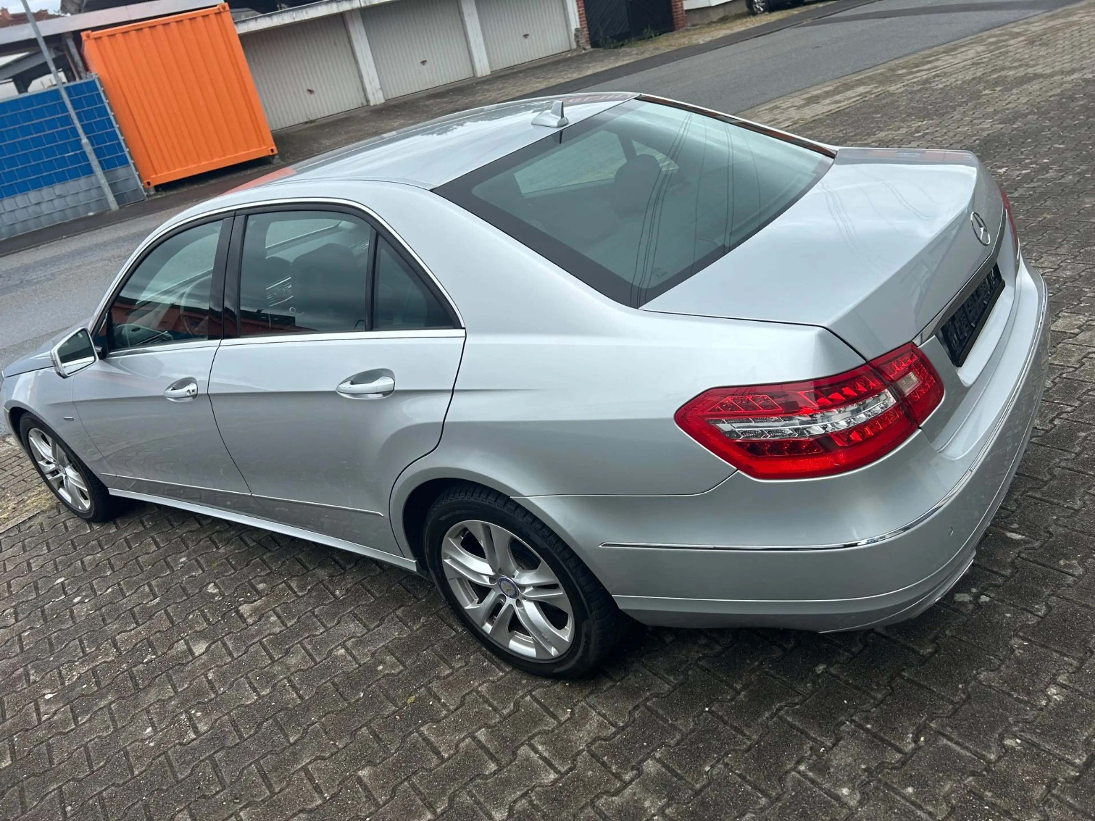 Mercedes-Benz E 350 E Limousine E 350 CGI BlueEfficiency — photo 6