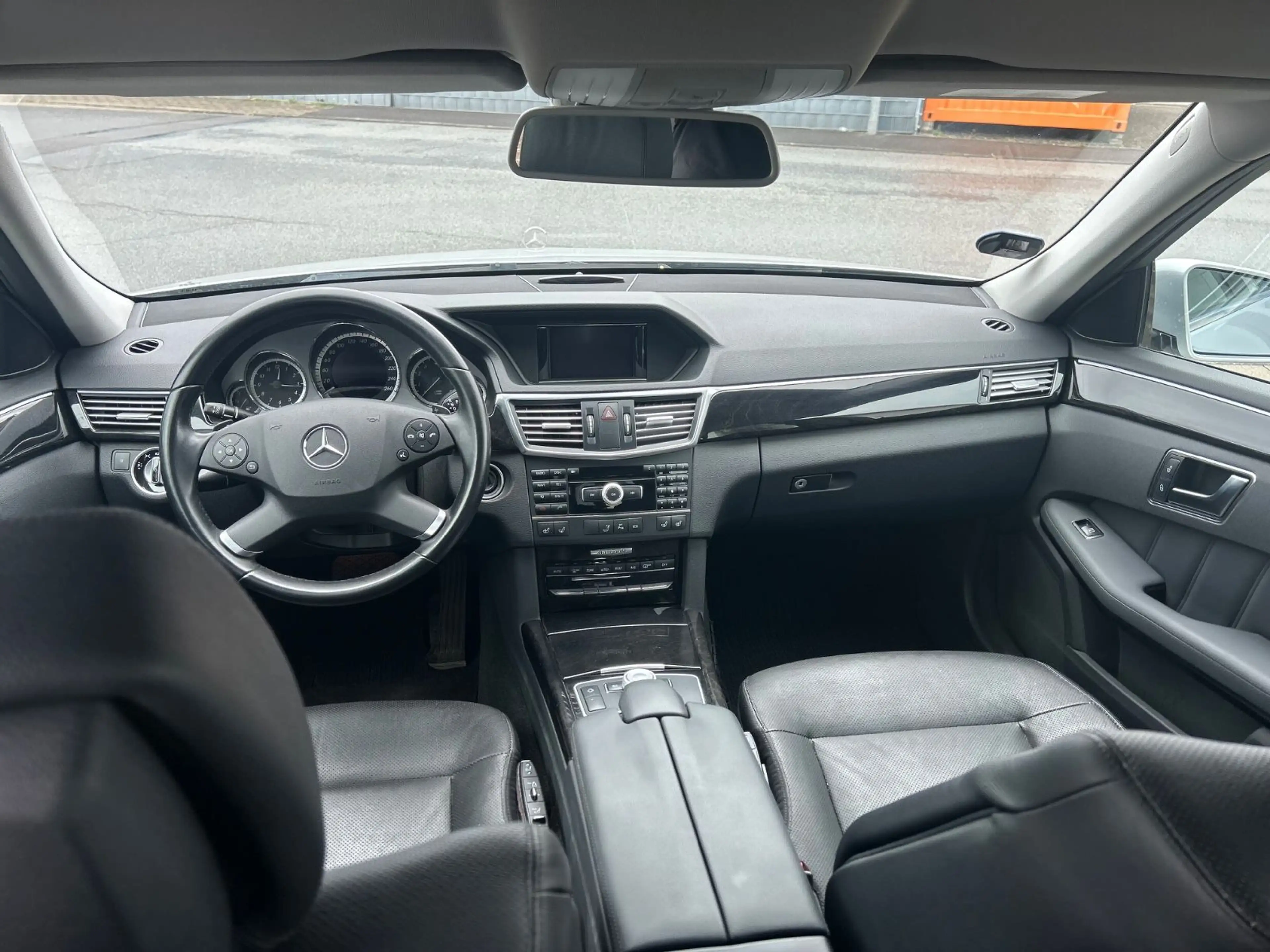 Mercedes-Benz E 350 E Limousine E 350 CGI BlueEfficiency — photo 13
