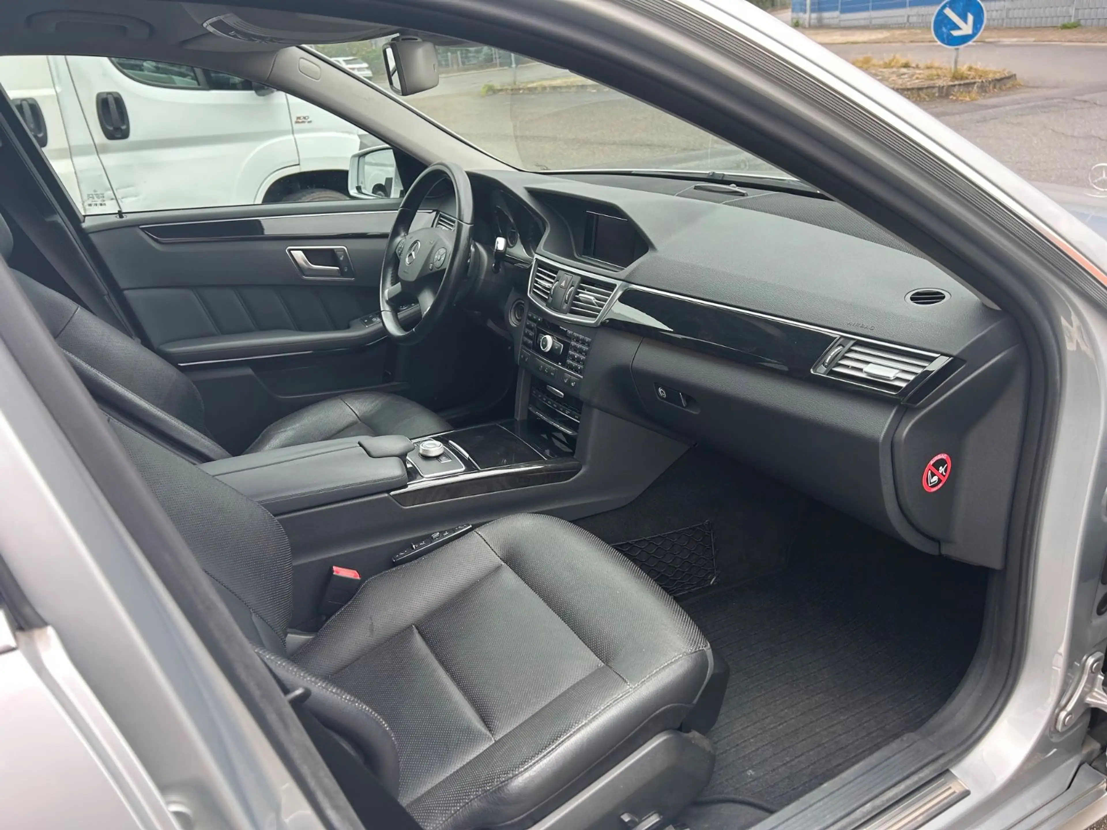 Mercedes-Benz E 350 E Limousine E 350 CGI BlueEfficiency — photo 10