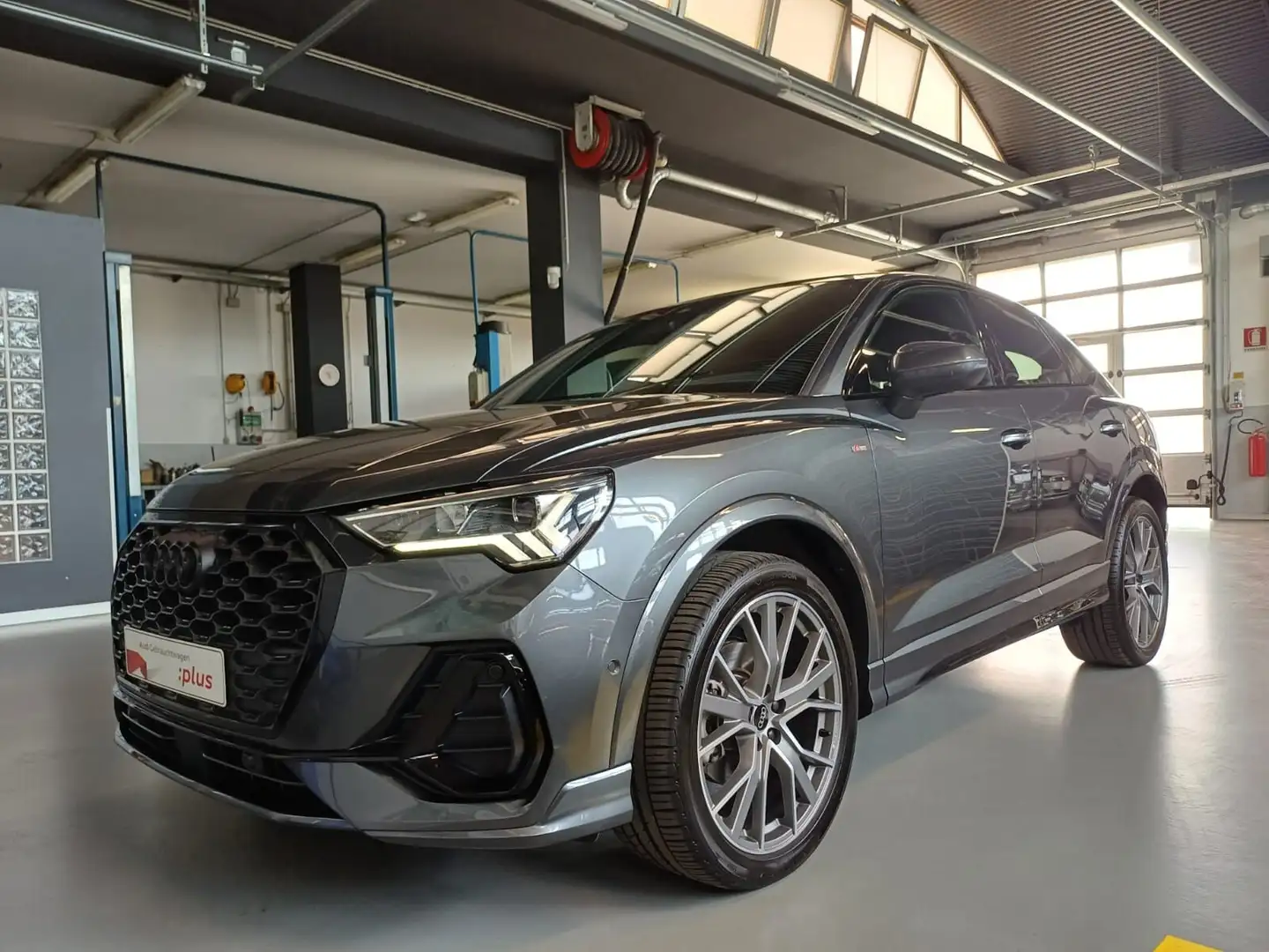 Audi Q3 SPB 35 TFSI S tronic S line edition Gris - 1