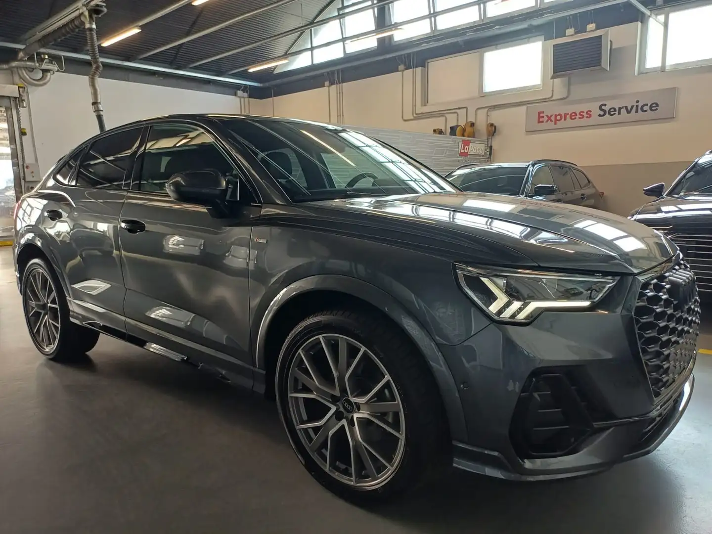 Audi Q3 SPB 35 TFSI S tronic S line edition Gris - 2