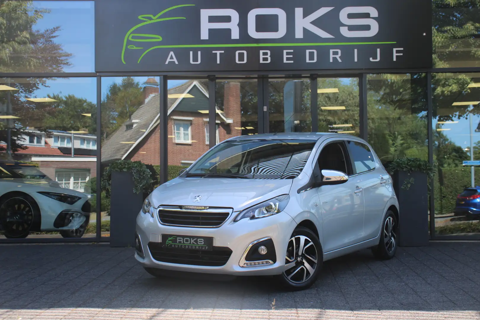 Peugeot 108 1.0 e-VTi Style Grijs - 1