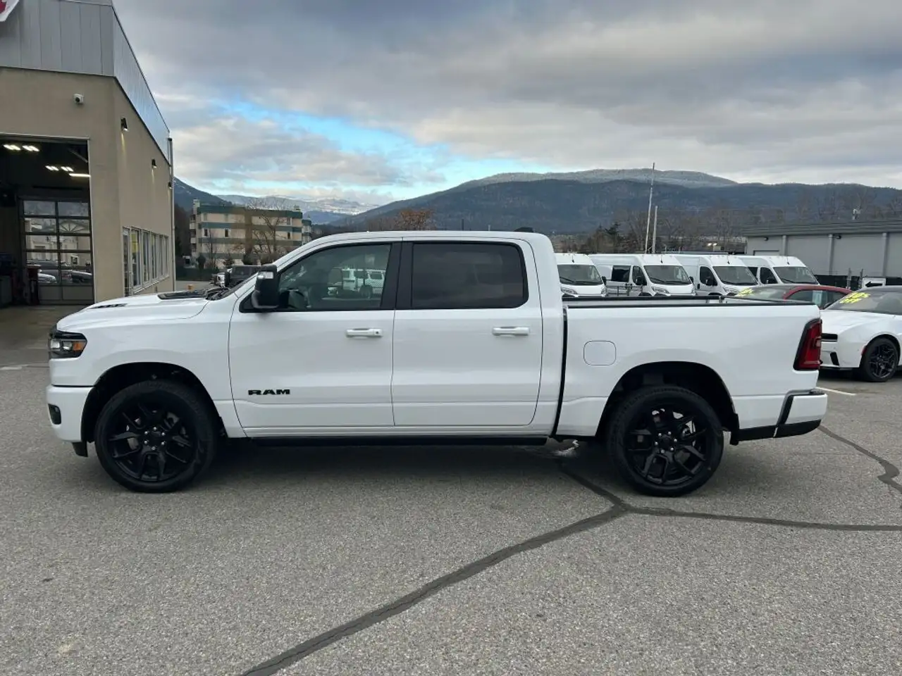 RAM 1500 снимка RAM 1500