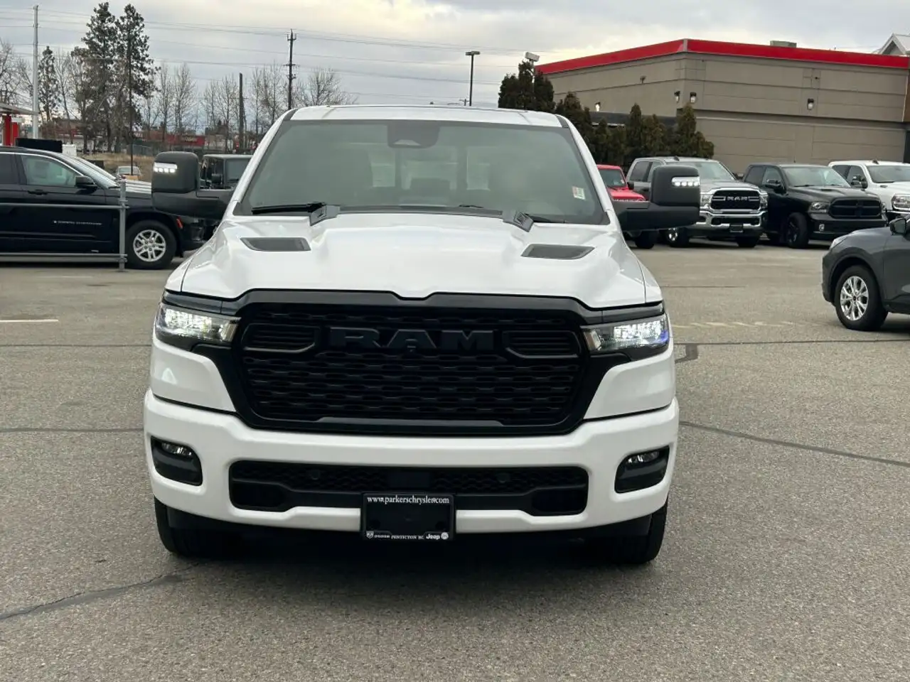 RAM 1500 снимка RAM 1500