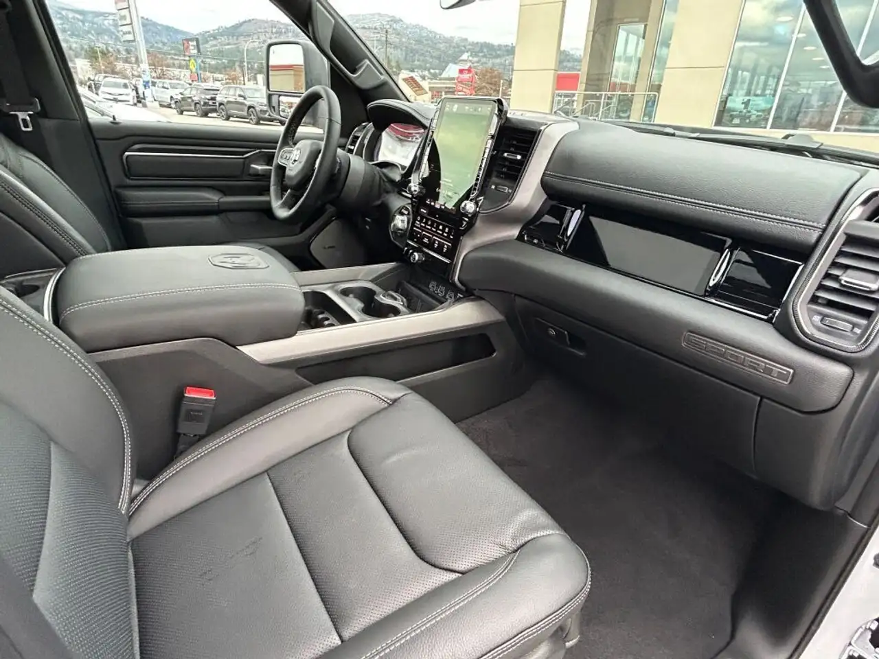 RAM 1500 снимка RAM 1500