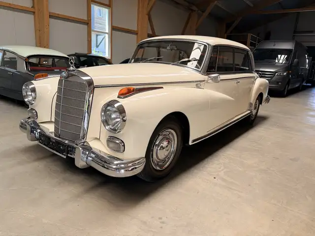 Mercedes-Benz 300 d Adenauer
