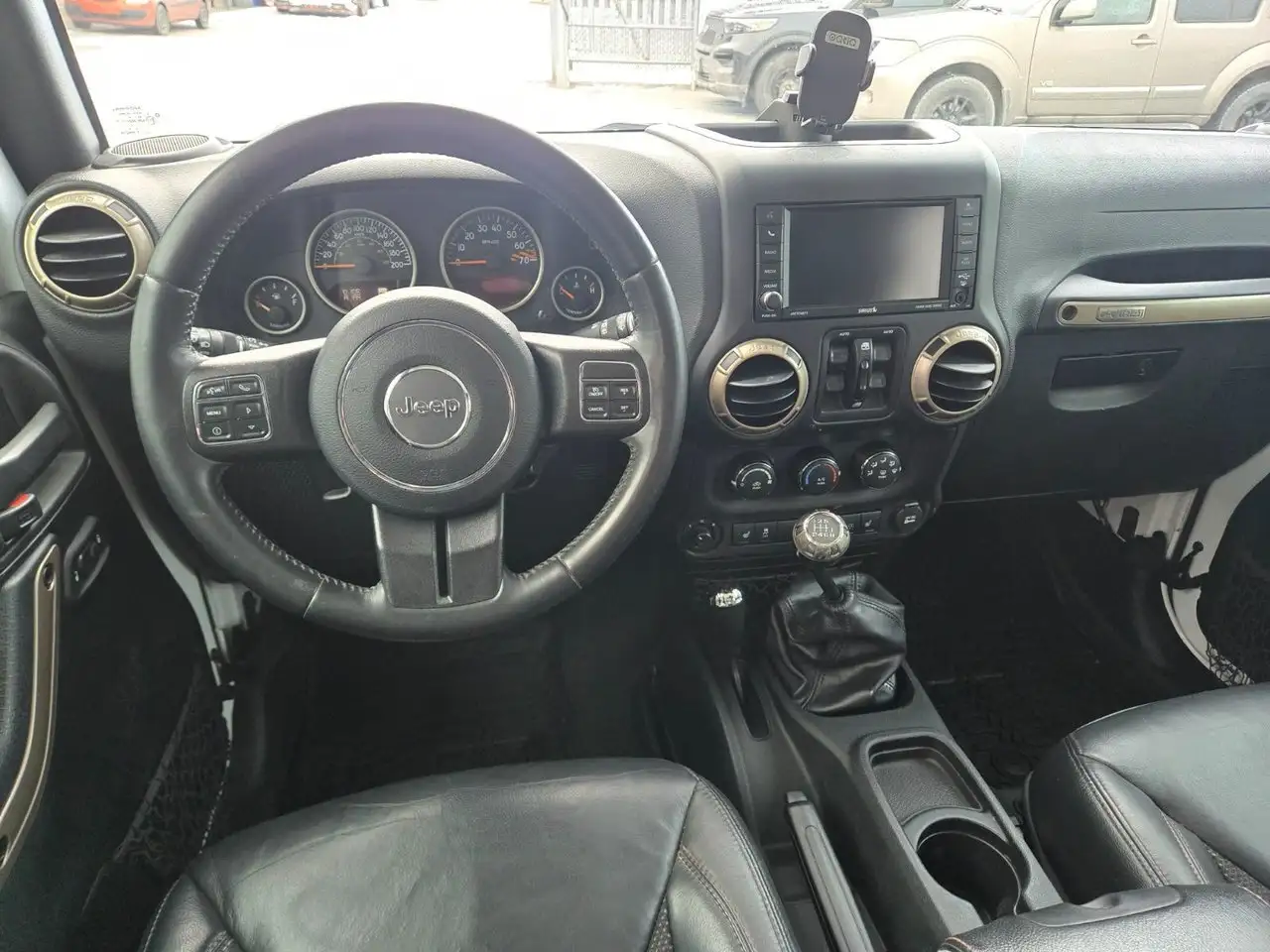 Jeep Wrangler снимка Jeep Wrangler