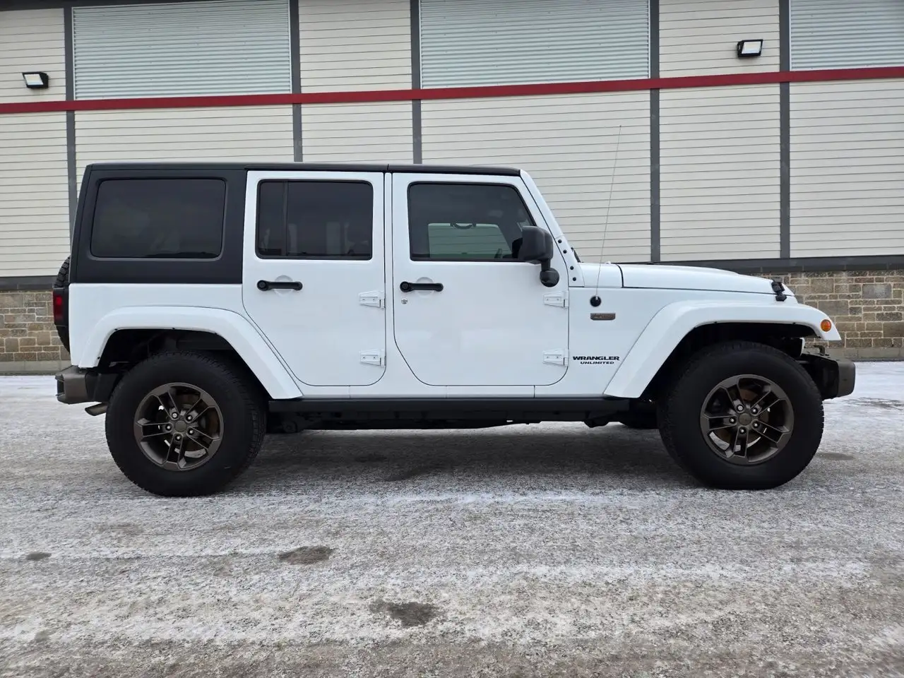 Jeep Wrangler снимка Jeep Wrangler