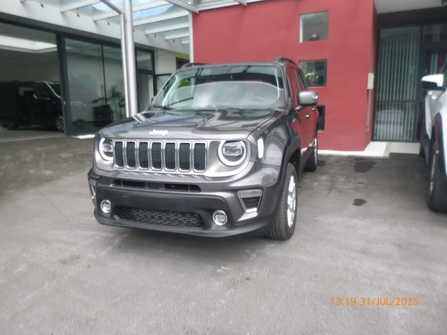 Jeep Renegade 2,0 MultiJet II AWD 6MT 140 Limited Grau - 1