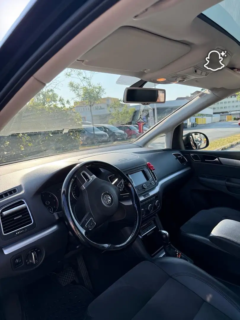 Volkswagen Sharan Sky Kombi/ Family Van 2,0 TDI DSG Schwarz - 2
