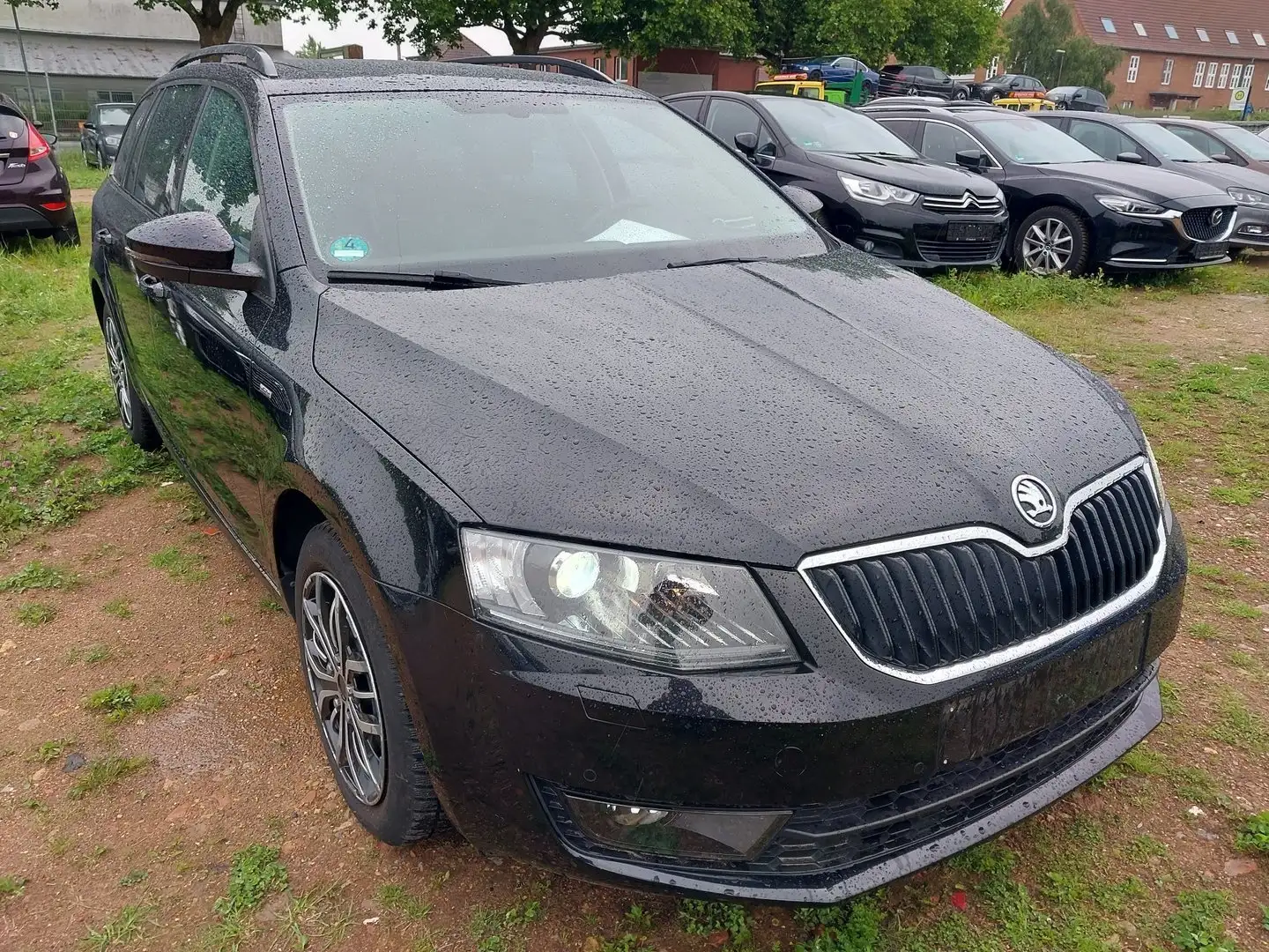 Skoda Octavia Joy-1.HAND-PANO-AHK-PANO-DSG-GATANTIE Schwarz - 1