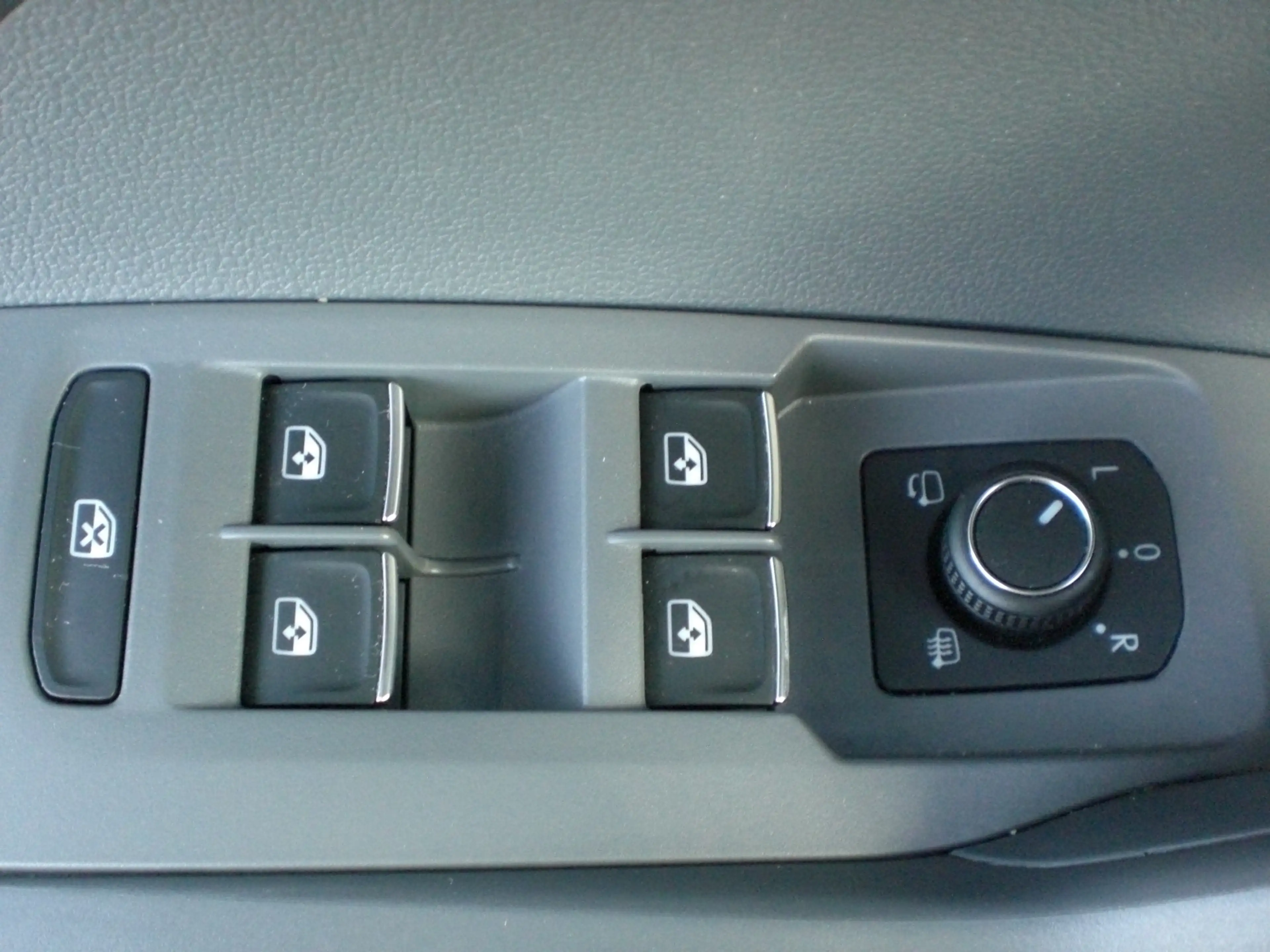 Volkswagen T-Cross Style 1.0 TSI DSG LED NAVI ACC RFK BlindSpot — photo 7