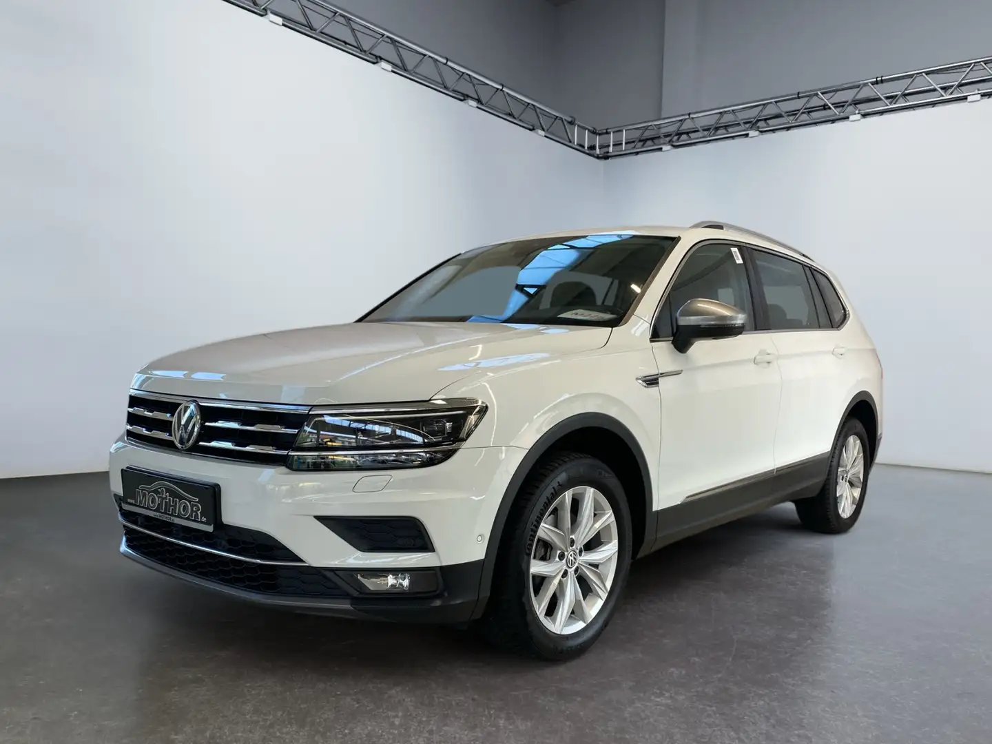 Volkswagen Tiguan Allspace Highline 1.5 TSI DSG ACC PDC Weiß - 2