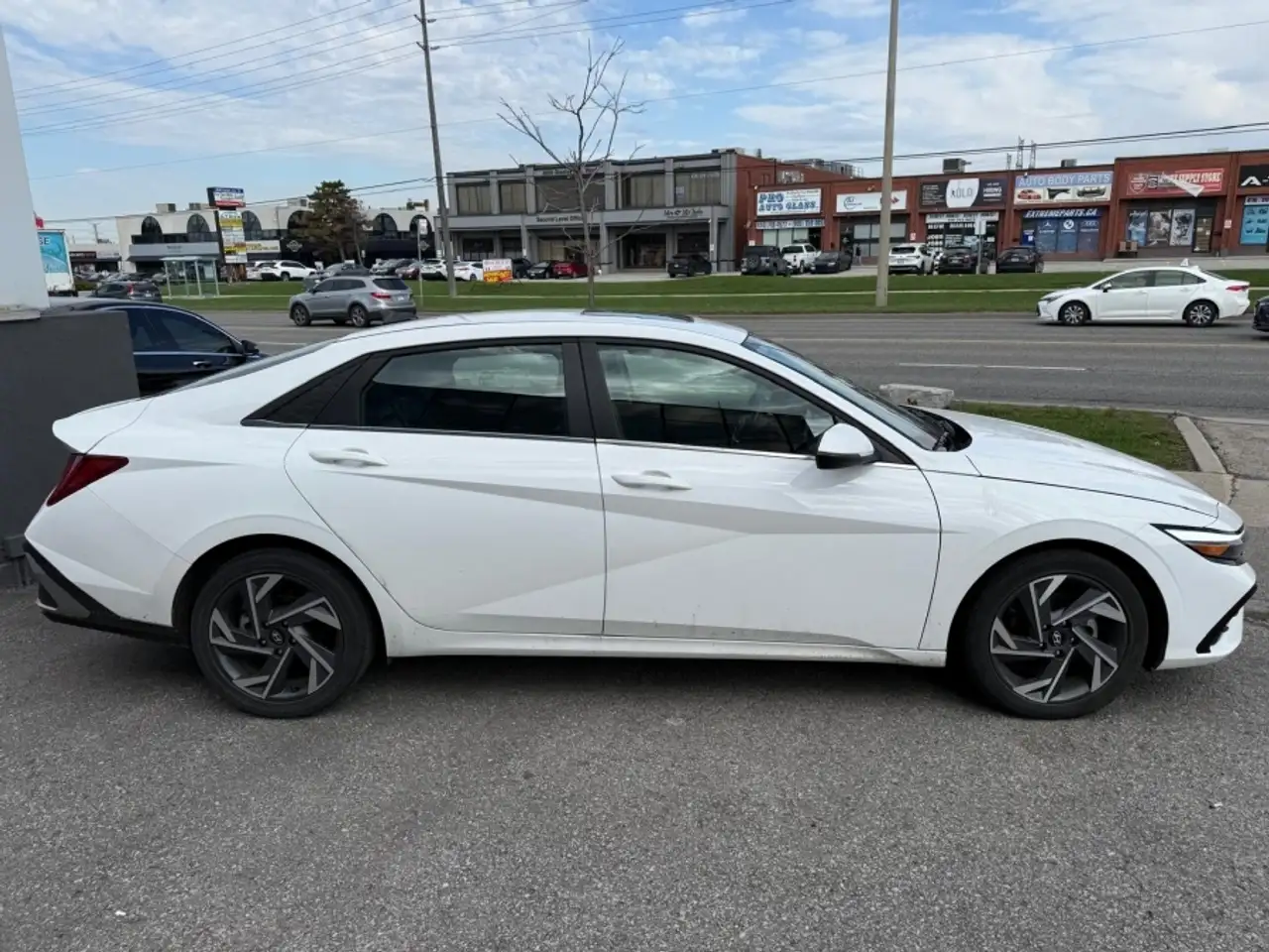 Hyundai ELANTRA снимка Hyundai ELANTRA