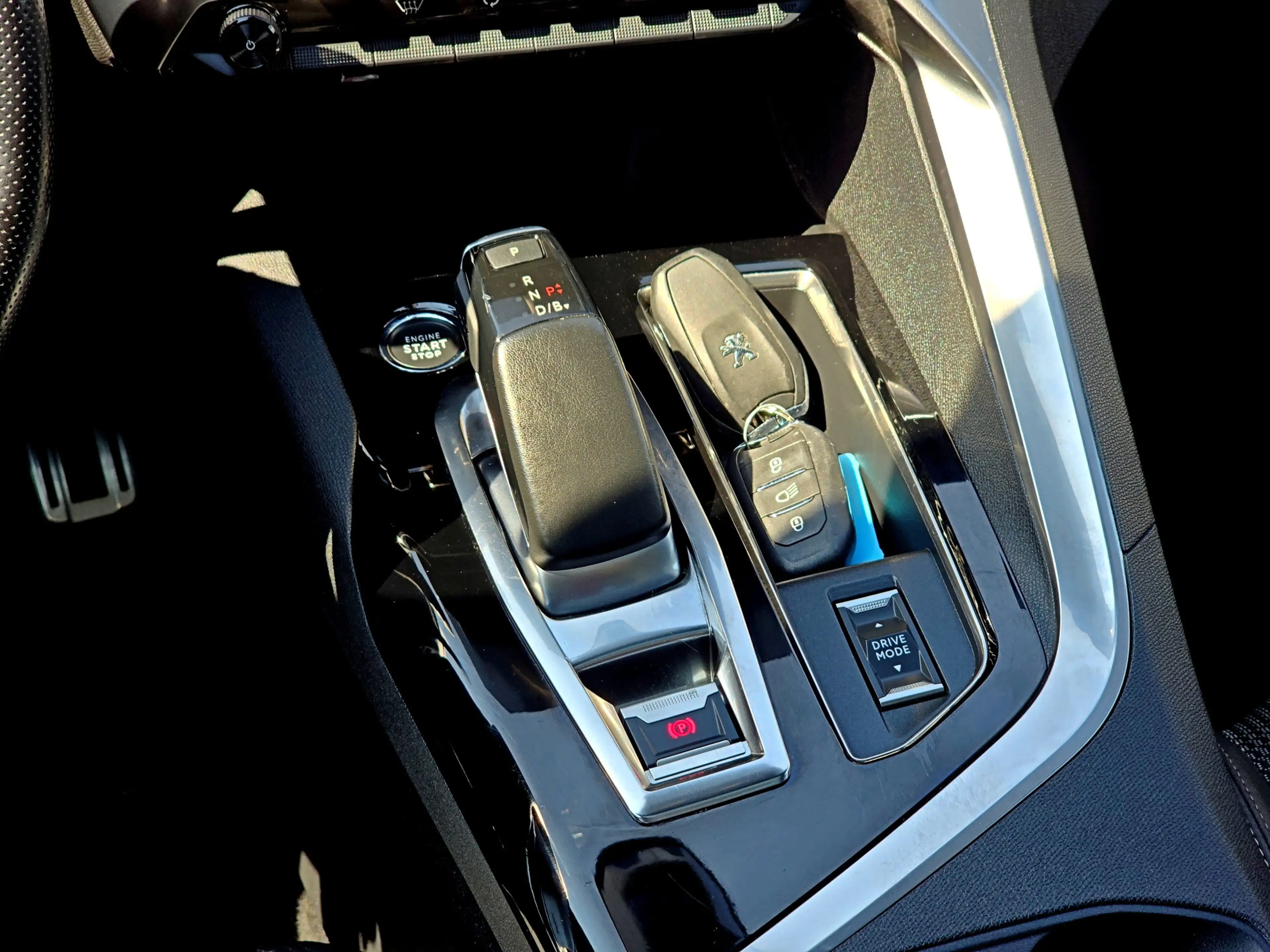 Peugeot 3008 1.6 HYbrid 225 GT - PHEV - Panorama dak - — photo 19