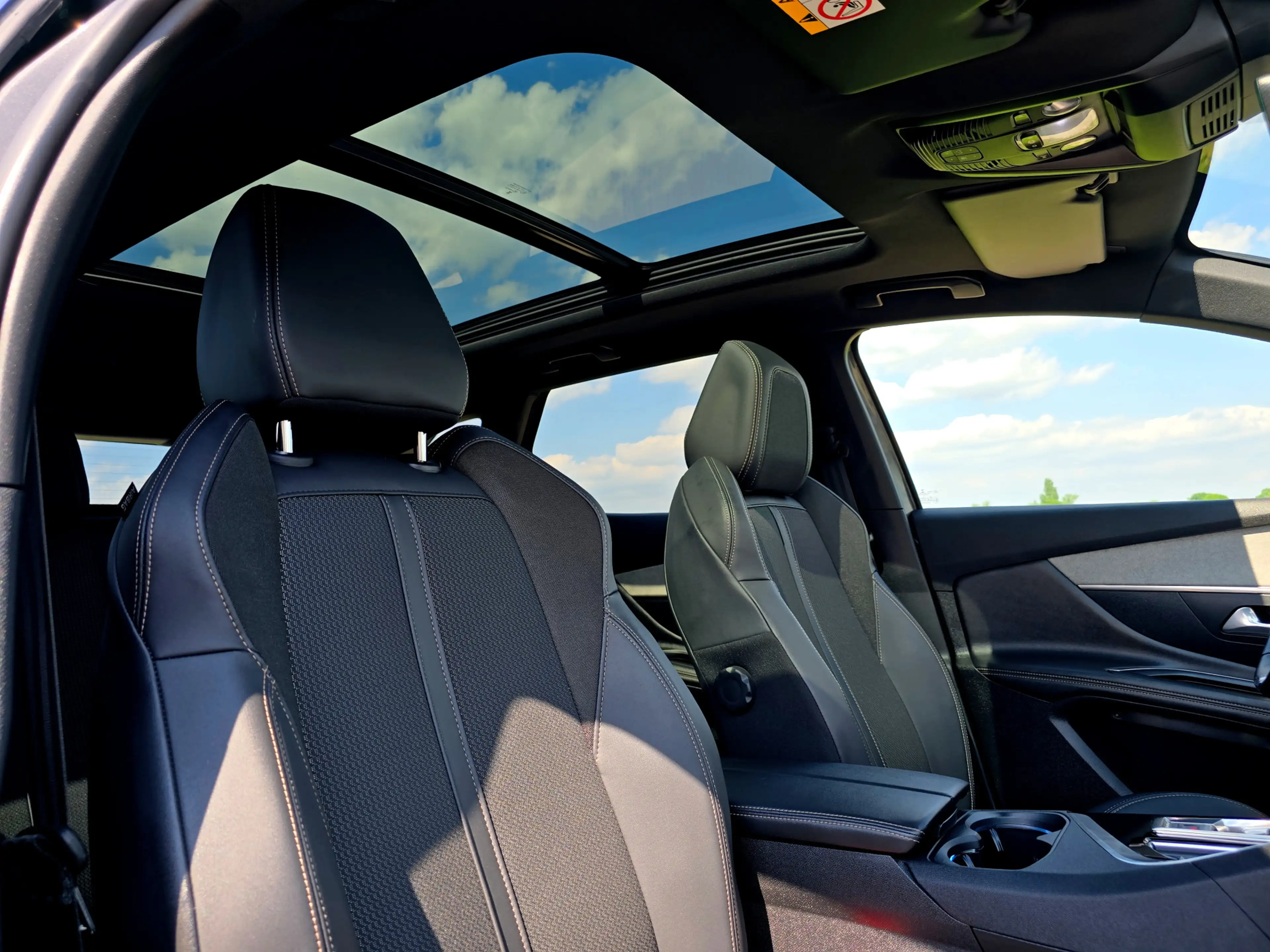 Peugeot 3008 1.6 HYbrid 225 GT - PHEV - Panorama dak - — photo 14