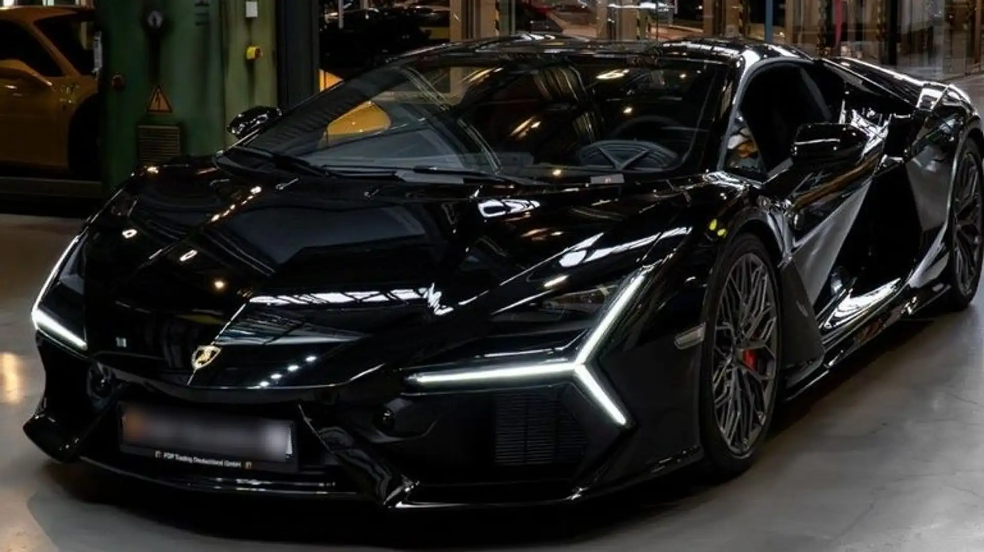 Lamborghini Revuelto Negru - 2