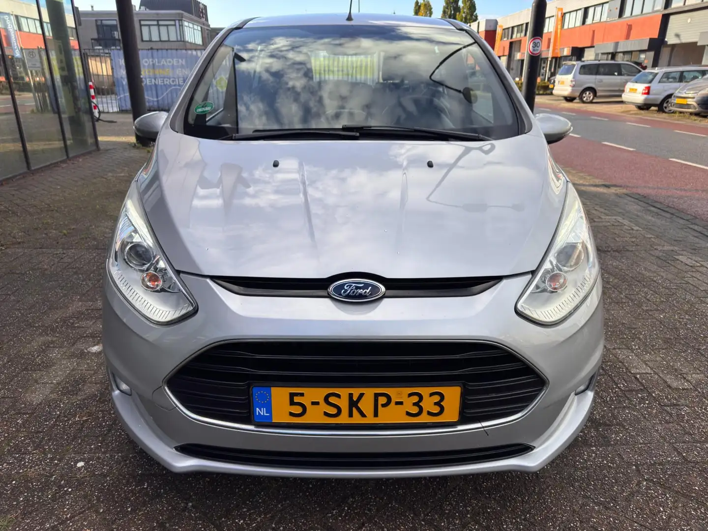 Ford B-Max 1.0 EcoBoost Titanium / Airco / Trekhaak Grijs - 2