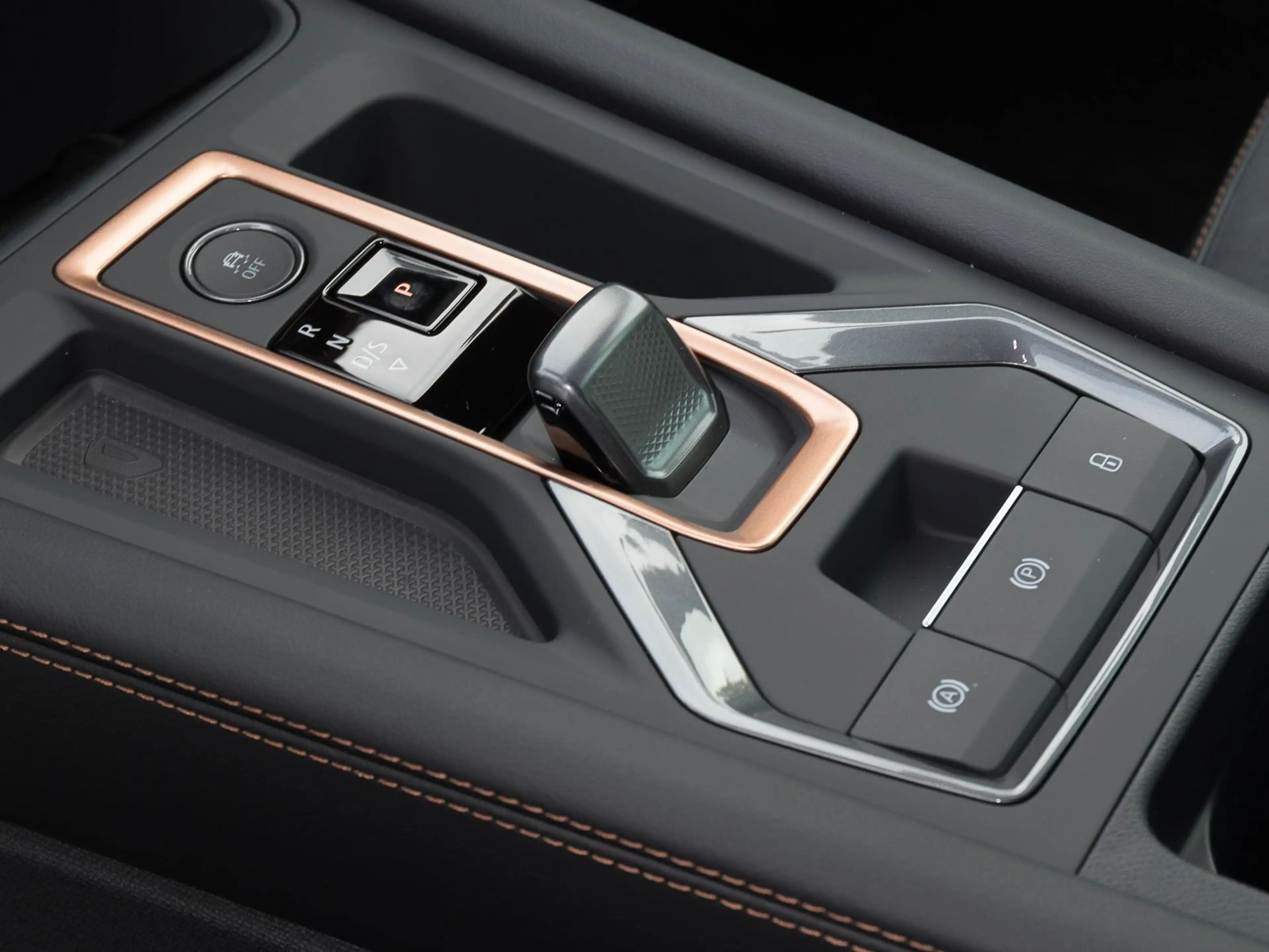 CUPRA Leon Sportstourer 2.0 TSI DSG VZ 4DRIVE REAR VIE — photo 9