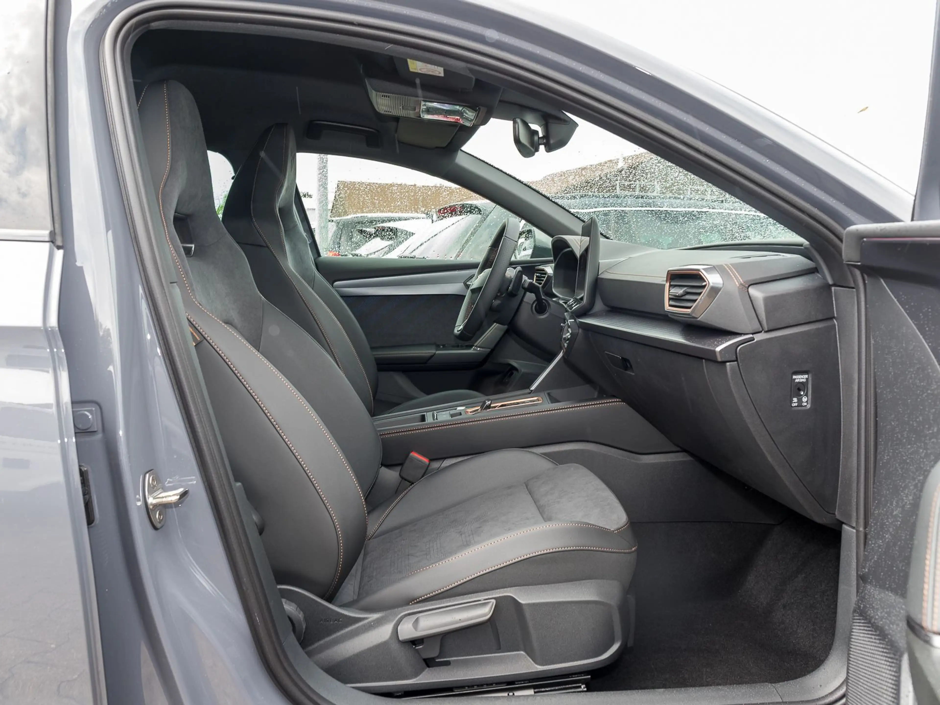 CUPRA Leon Sportstourer 2.0 TSI DSG VZ 4DRIVE REAR VIE — photo 4