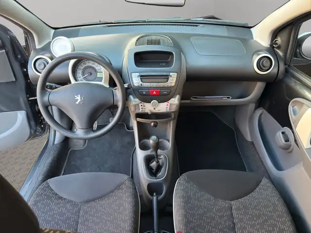 Peugeot 107 view 10
