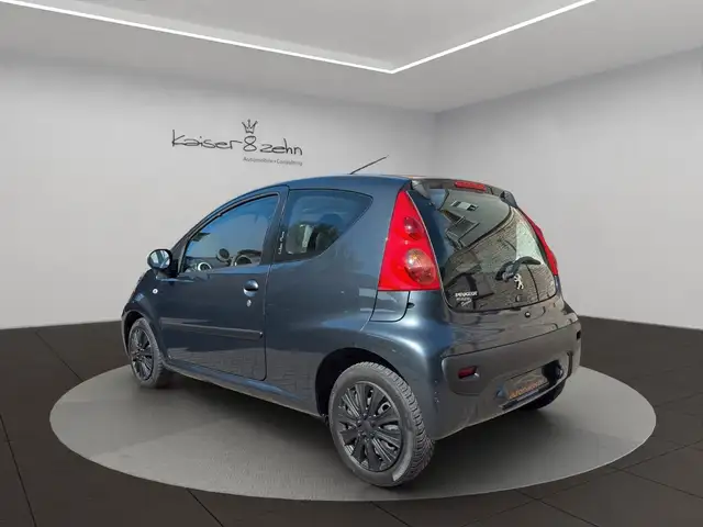 Peugeot 107 view 6