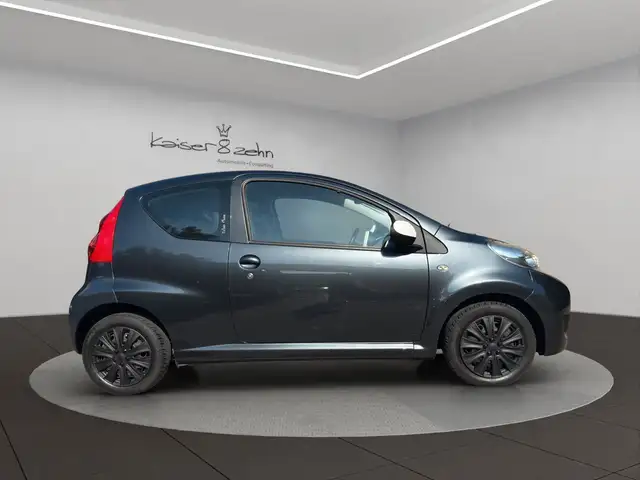 Peugeot 107 view 5