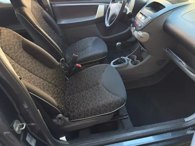 Peugeot 107 view 11