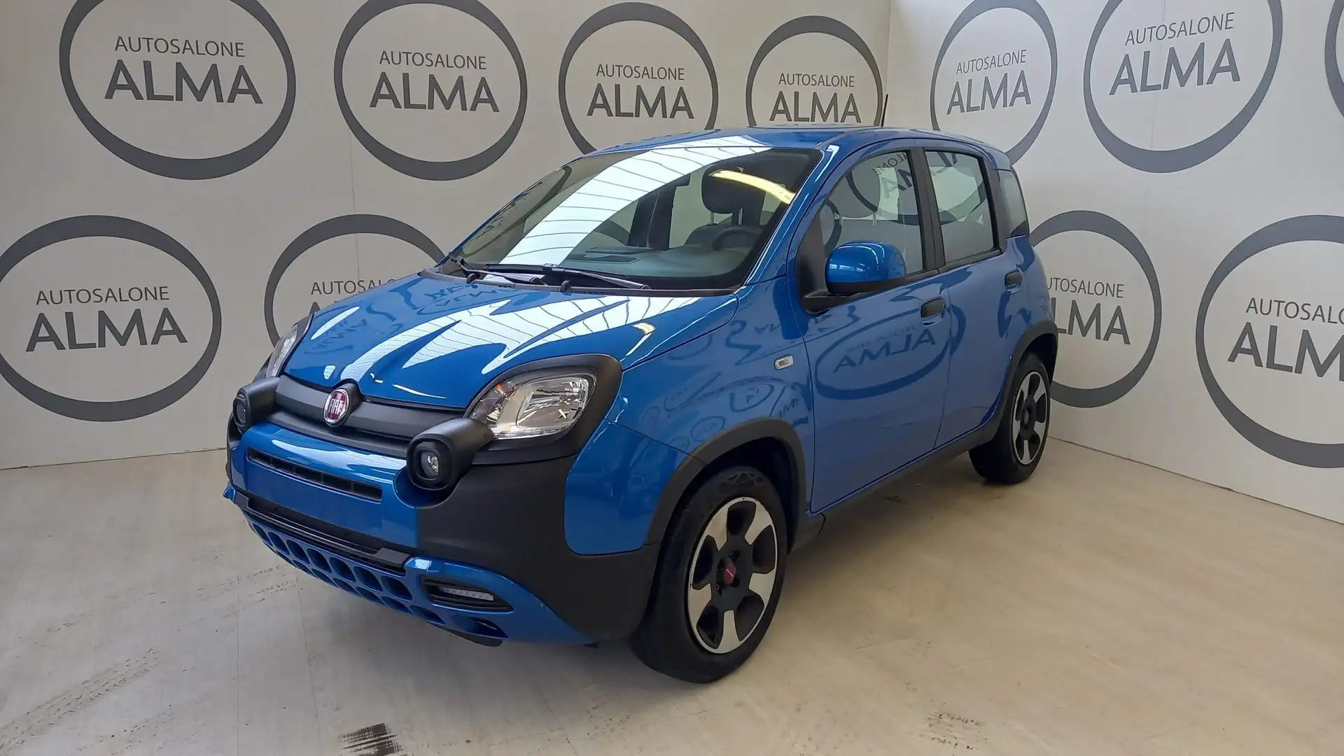 Fiat Panda 1.0 FireFly S&S Hybrid City Cross Blauw - 1