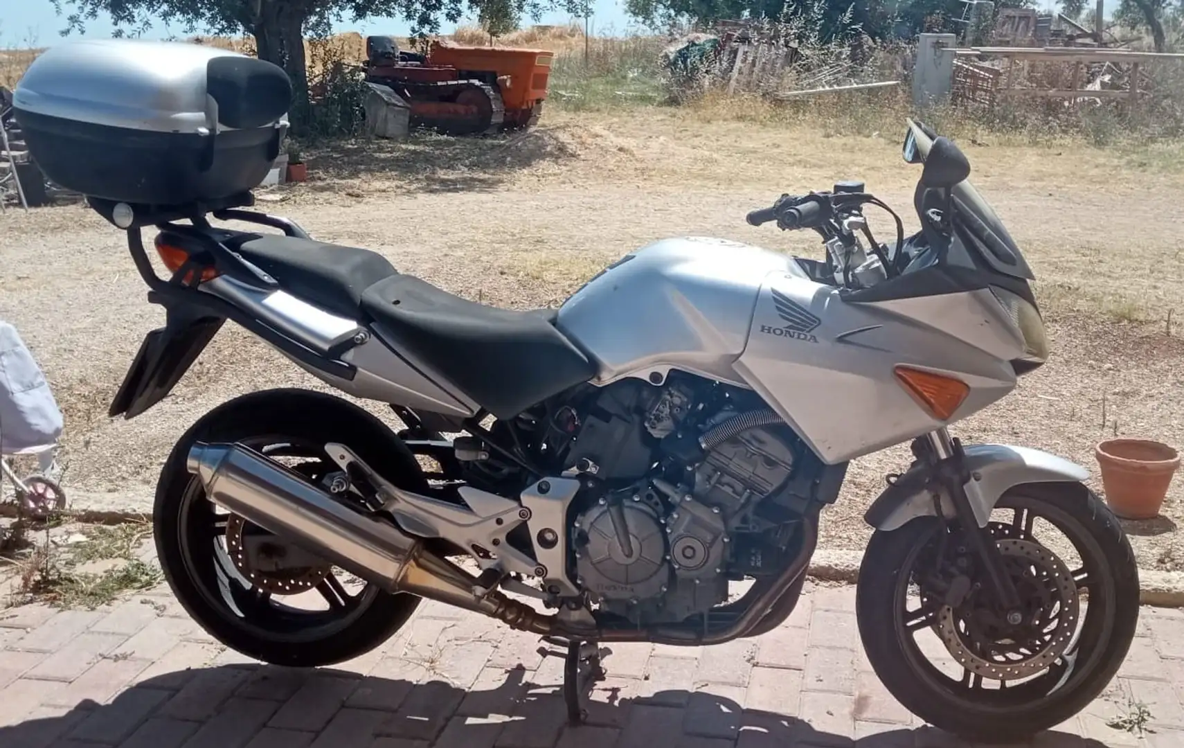 Honda CBF 600 CBF 600 S 2004 Argent - 1