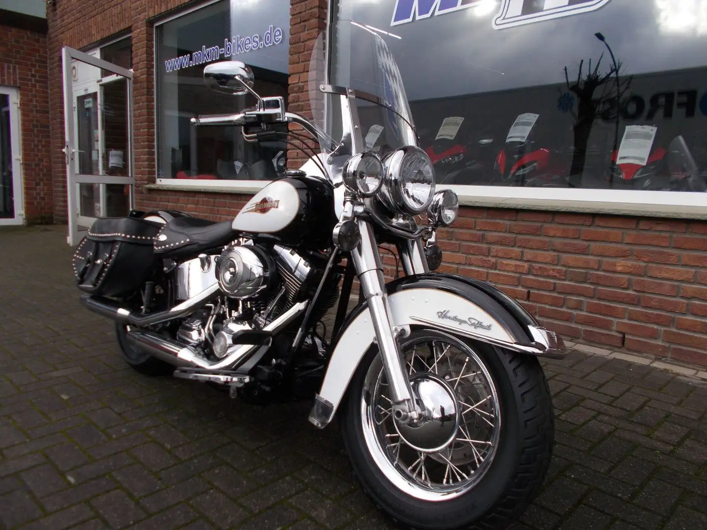 Harley-Davidson Softail Heritage Classic Blau - 2