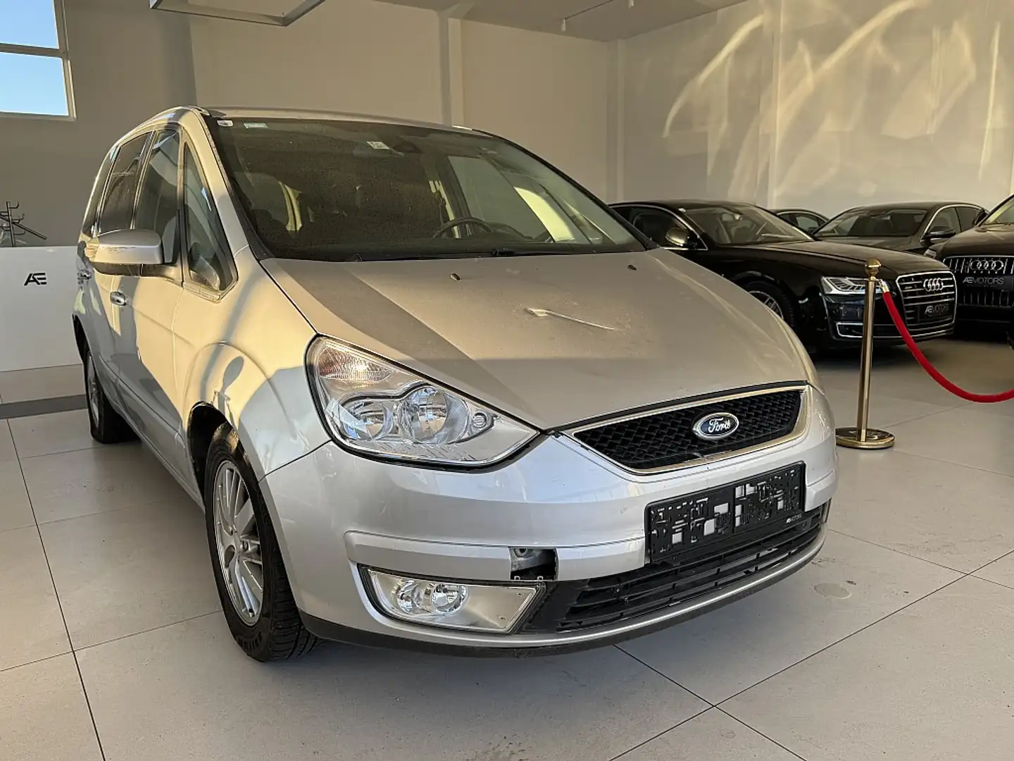 Ford Galaxy Ghia 2,0 TDCi DPF Aut. *NAVI*7-SITZER*EXPORT* Grigio - 2