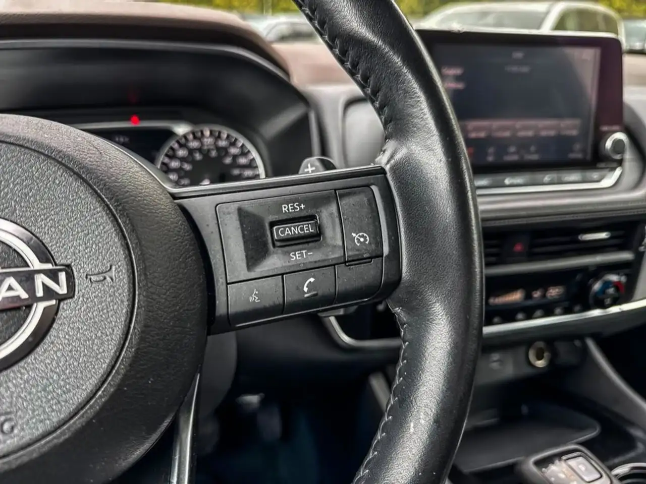 Nissan Rogue снимка Nissan Rogue