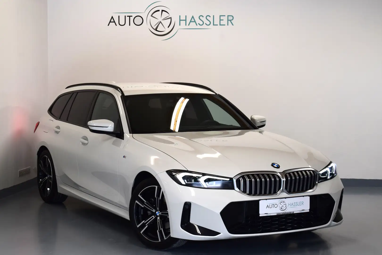 BMW 318 d 48 V Touring M-Sport Aut. LCI II Weiß - 2