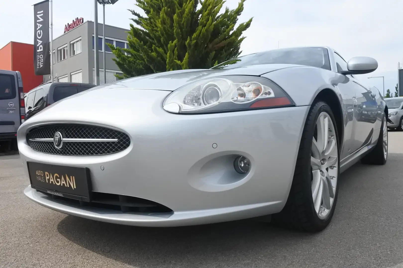 Jaguar XK8 XK8 Coupé/VOLLAUSSTATTUNG/JEDES SERVICE Argent - 1